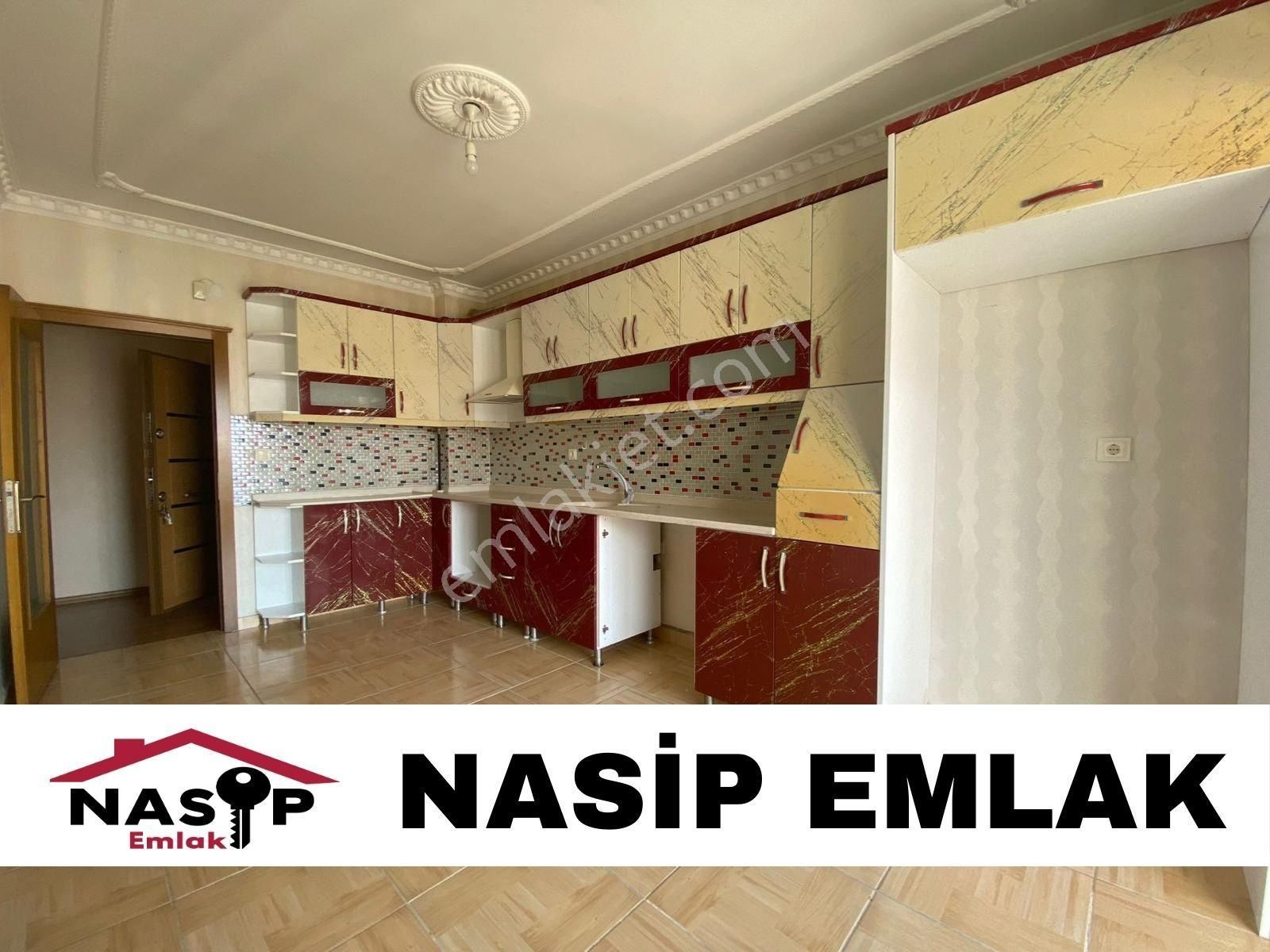 Pursaklar Merkez Satılık Daire  NASİP EMLAK'TAN MERKEZ MAH. ÇİFT BALKON E. BANYOLU KATTA GÜNEY C. 4+1