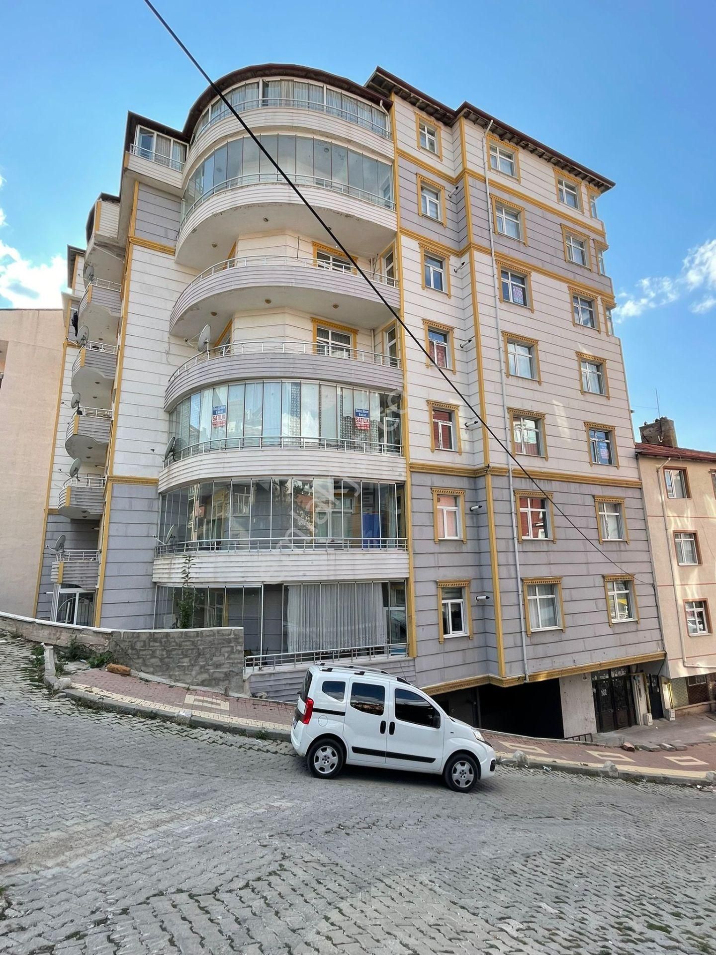 Yozgat Merkez Yeni Cami Satılık Daire  MERKEZDE ARA KATTA 3+1 SATILIK DAİRE***BURCU EMLAKTAN***