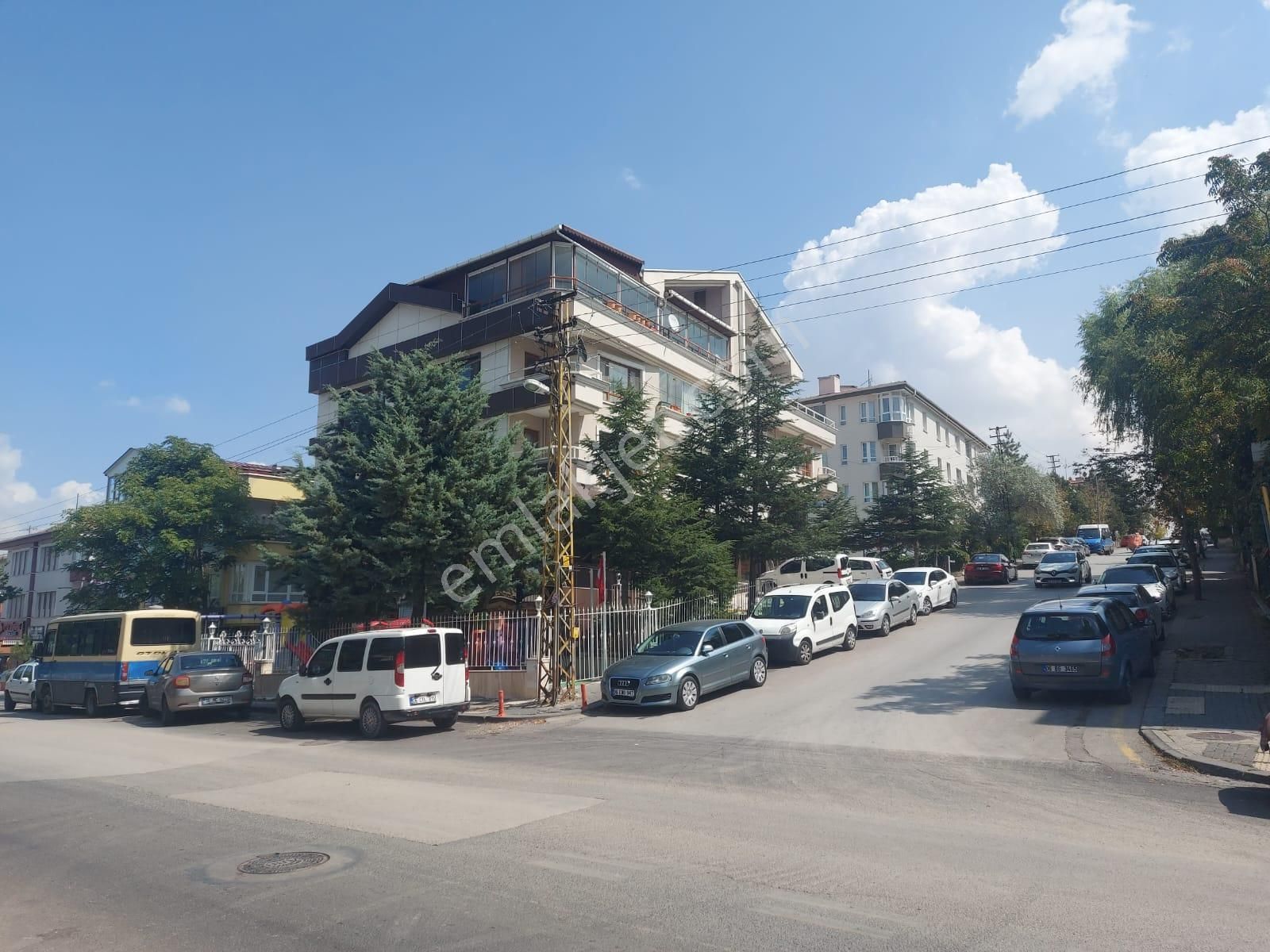 Çankaya Aydınlar Satılık Daire  ASYAPIDAN 3+1 120m2 SOKULLU CADDESİNDE ÇİFT BANYOLU ASANSÖRLÜ KOMBİLİ