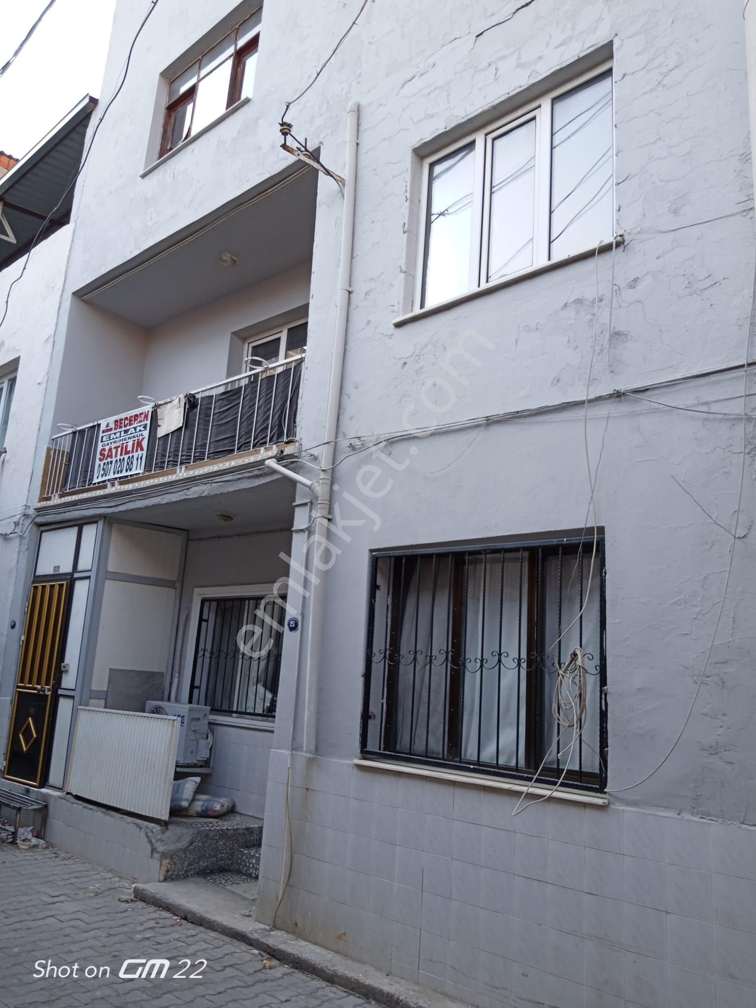 Bornova Birlik Satılık Bina  Altındağ'da 3 Katlı Betonarme Bina