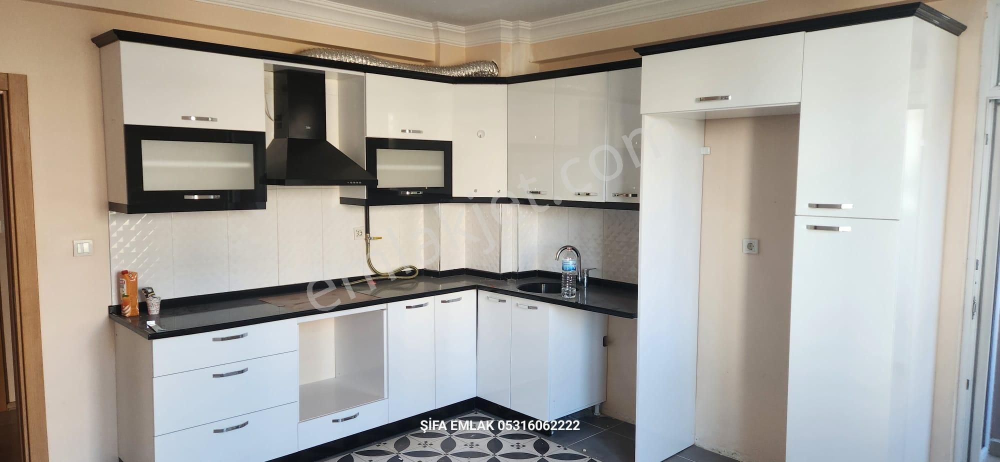 Niksar Bağlar Kiralık Daire NİKSAR EMLAK'TAN BAĞLAR MAHALLESİNDE ARAKAT KİRALIK 3+1