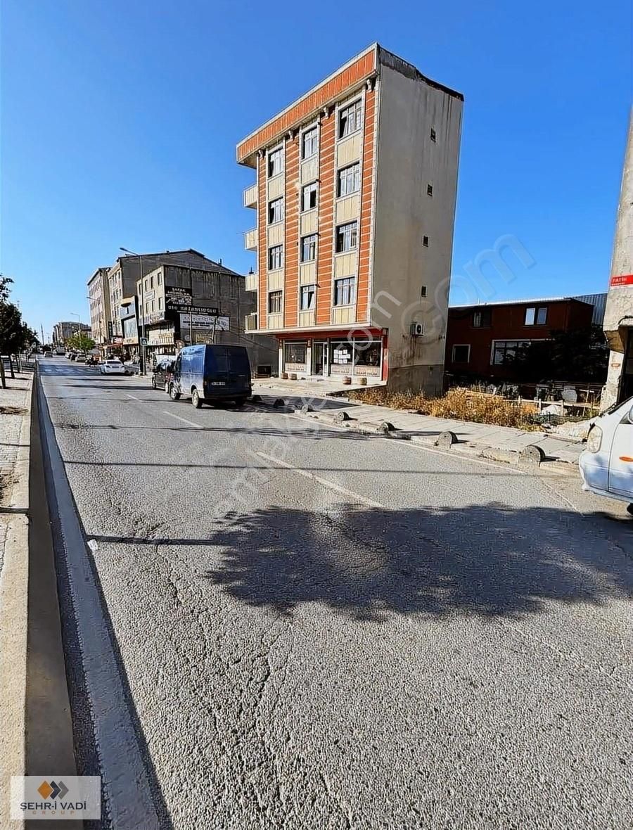 Arnavutköy Nenehatun Satılık Ticari İmarlı FATİH CADDESİNE CEPHE 130M2 TİCARİ+KONUT 4 KAT İMARLI ARSA