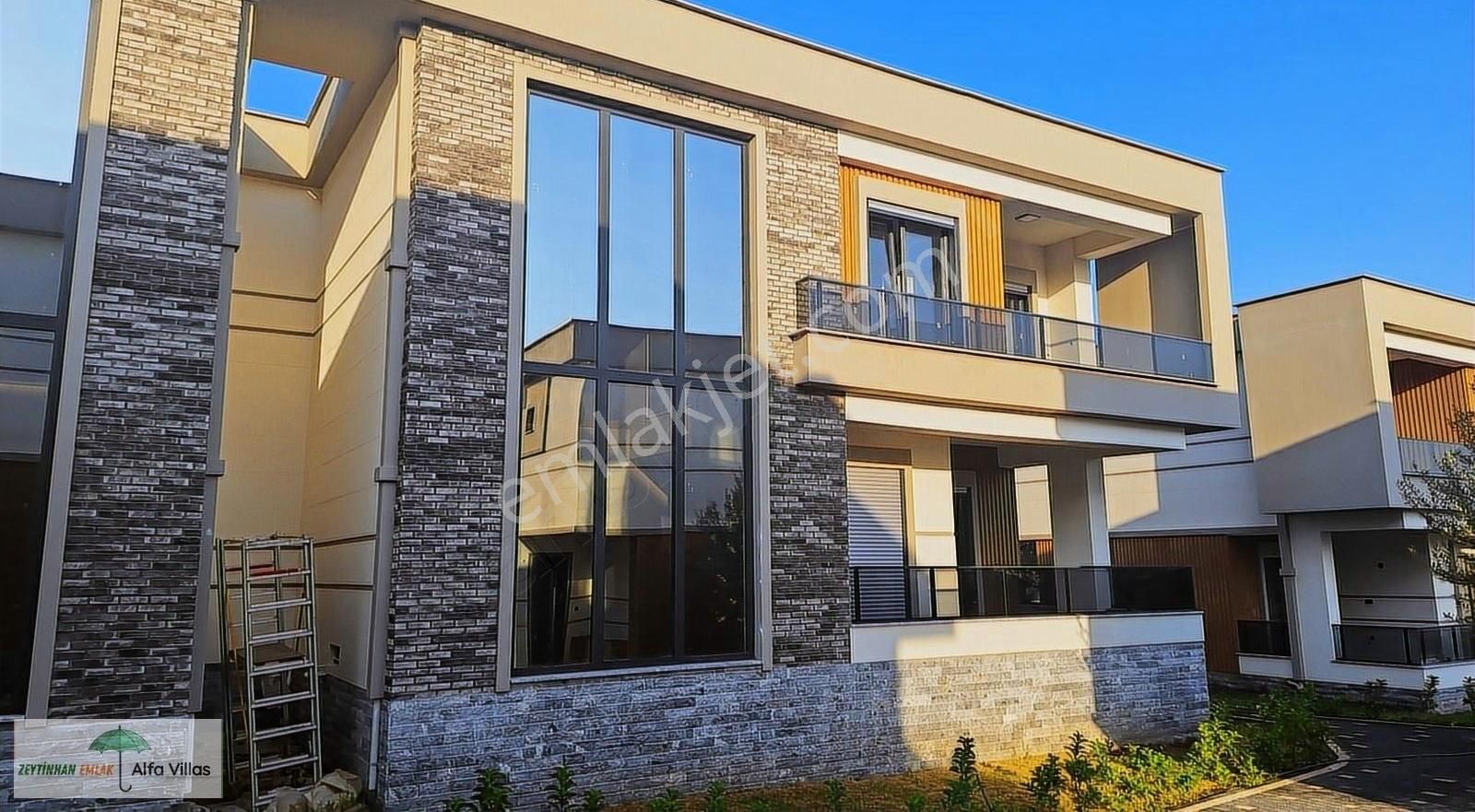 Edremit Narlı Satılık Villa Narlı Mahallesinde Satılık Sıfır 3+1 Loft Konsept Akıllı Villa