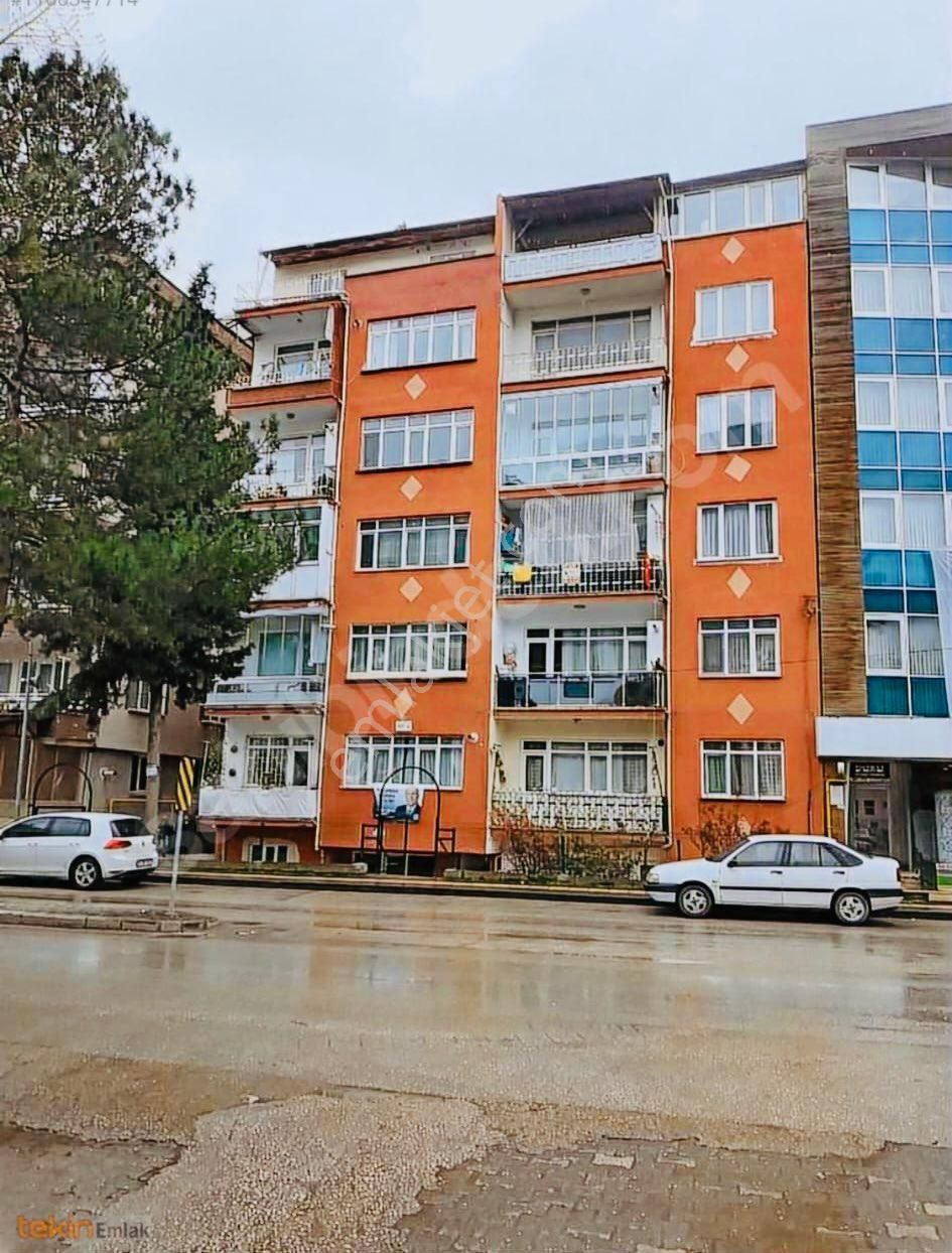 Amasya Merkez Hızırpaşa Satılık Daire Amasya İstasyon Caddesinde Satılık 3+1 Net 100m2 Daire