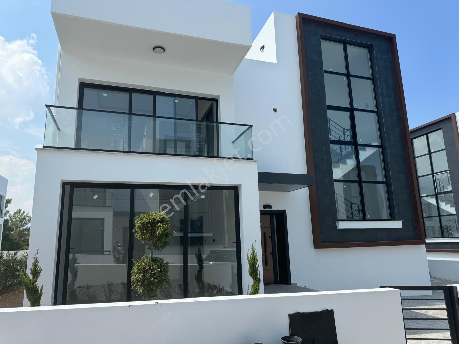 Girne Çatalköy Köyü Satılık Villa Girne Çatalköy'de Firsat Fiyata, Dağ Ve Deniz Manzaralı Satılık 4+1 Villa !!!