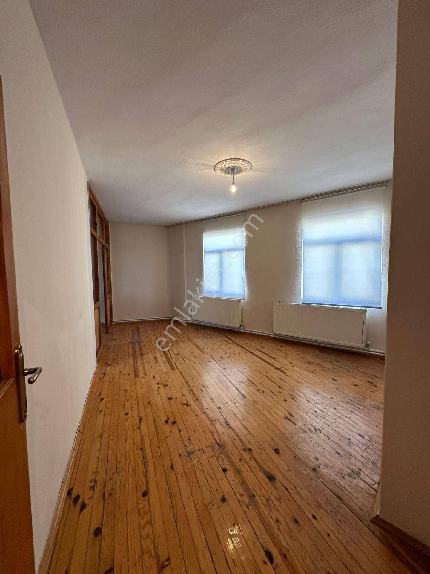 Öz Gaye Emlaktan Develi İbrahimağa Mahallesinde Satılık Daire