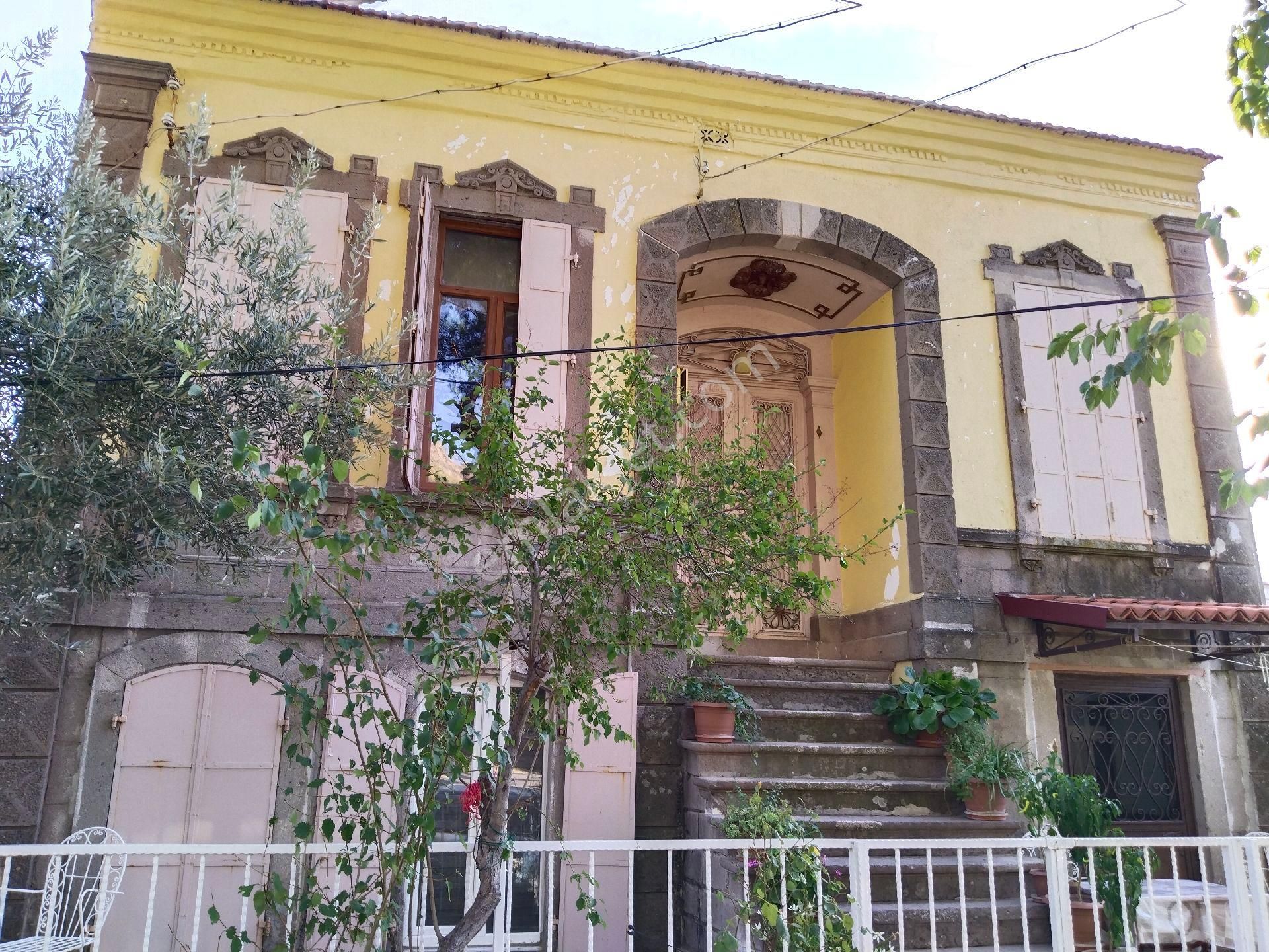 Bergama Ulucamii Satılık Daire Bergama Antik Şehir Manzaralı Tarihi Yunan (rum) Evi Satılık