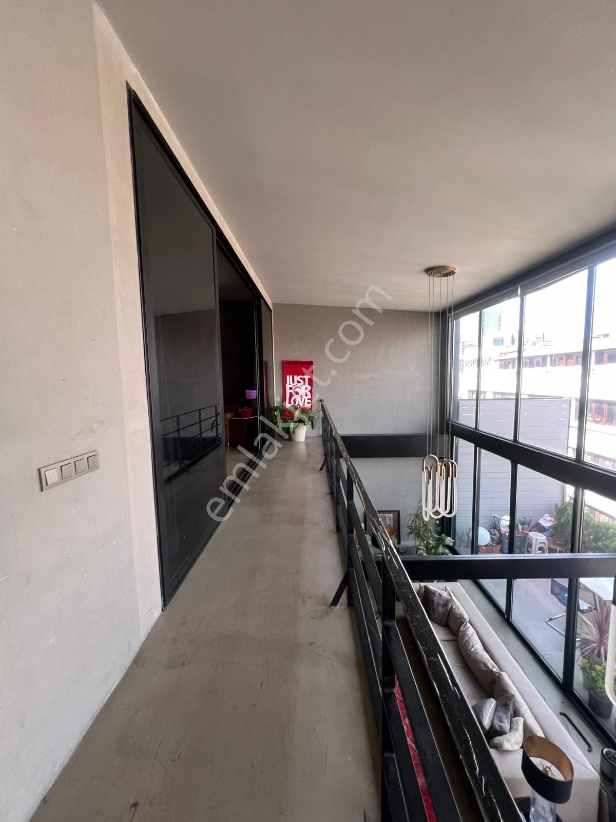 Şişli Bomonti' De İçi Full Yenilenmiş Muhteşem Loft Daire - Görsel 25