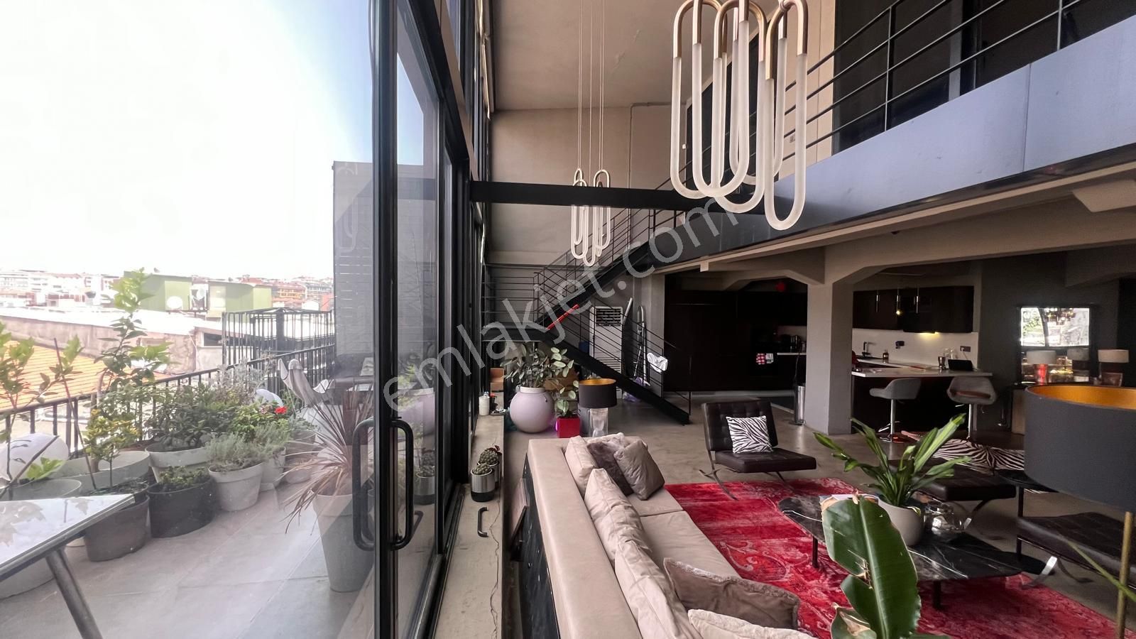 Şişli Bomonti' De İçi Full Yenilenmiş Muhteşem Loft Daire - Görsel 4