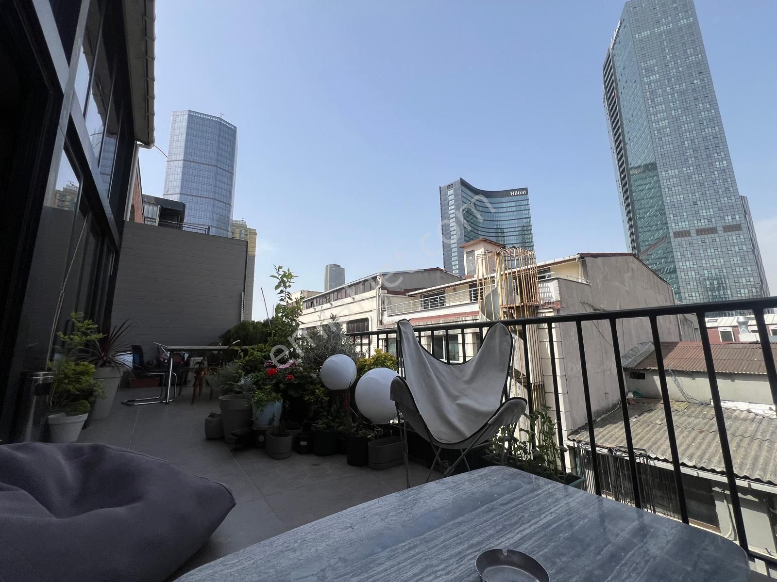 Şişli Bomonti' De İçi Full Yenilenmiş Muhteşem Loft Daire - Görsel 6