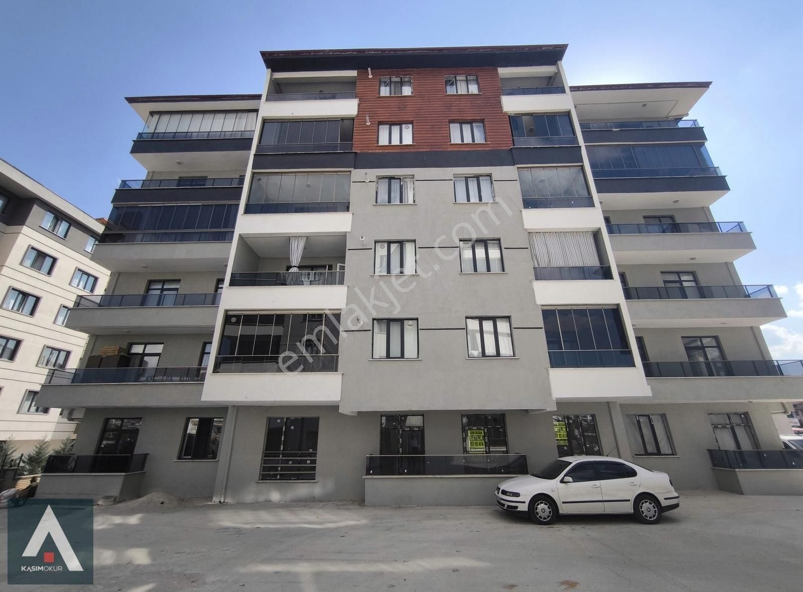 Karatay Mengene Satılık Daire KASIM OKUR'DAN MENGENE' DE SİTE İÇİ SATILIK DAİRE