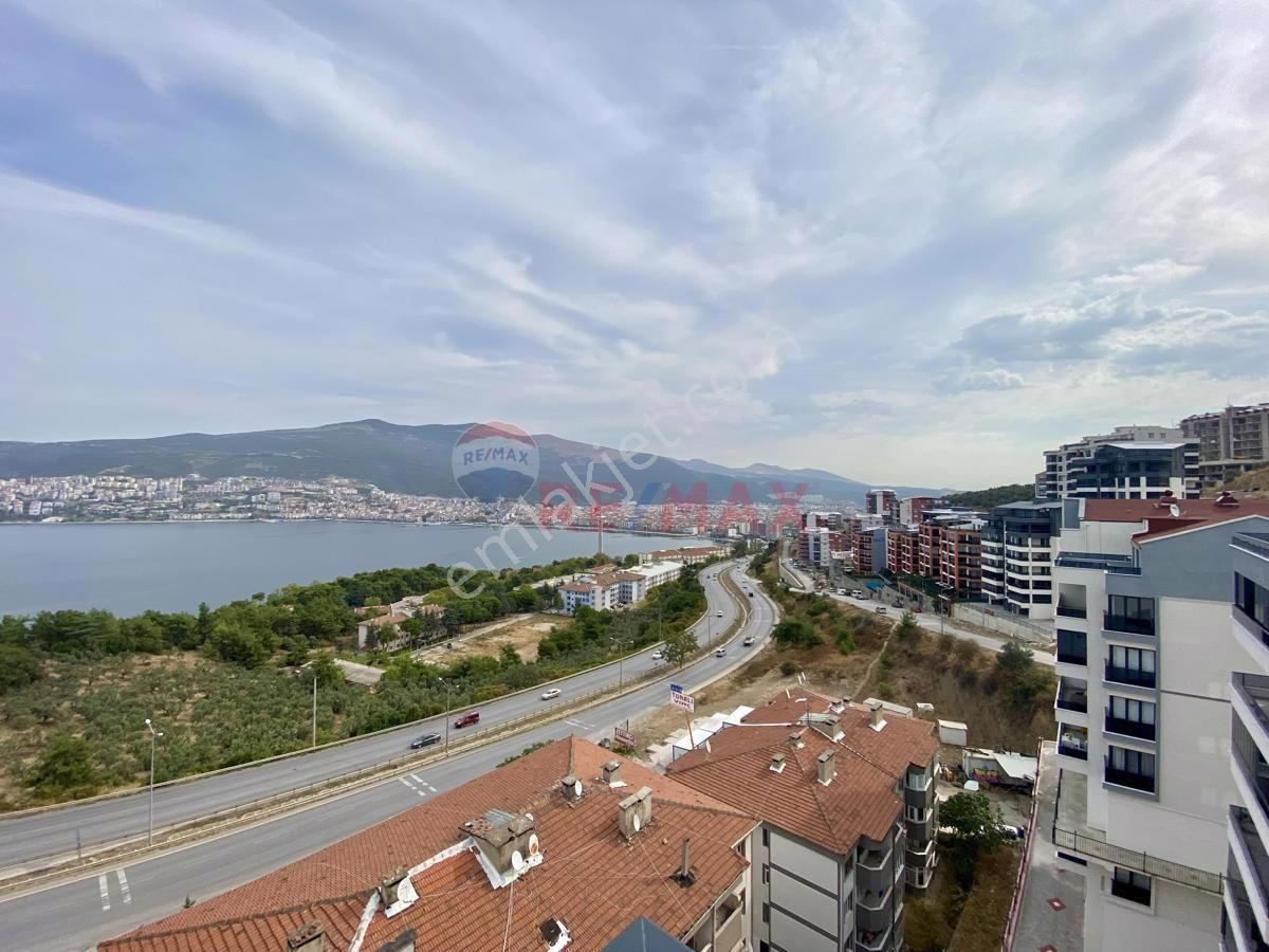 Gemlik Hisar Satılık Daire REMAX BEYAZ PANORAMİK DENİZ MANZARALI SATILIK 6+1 DUBLEKS