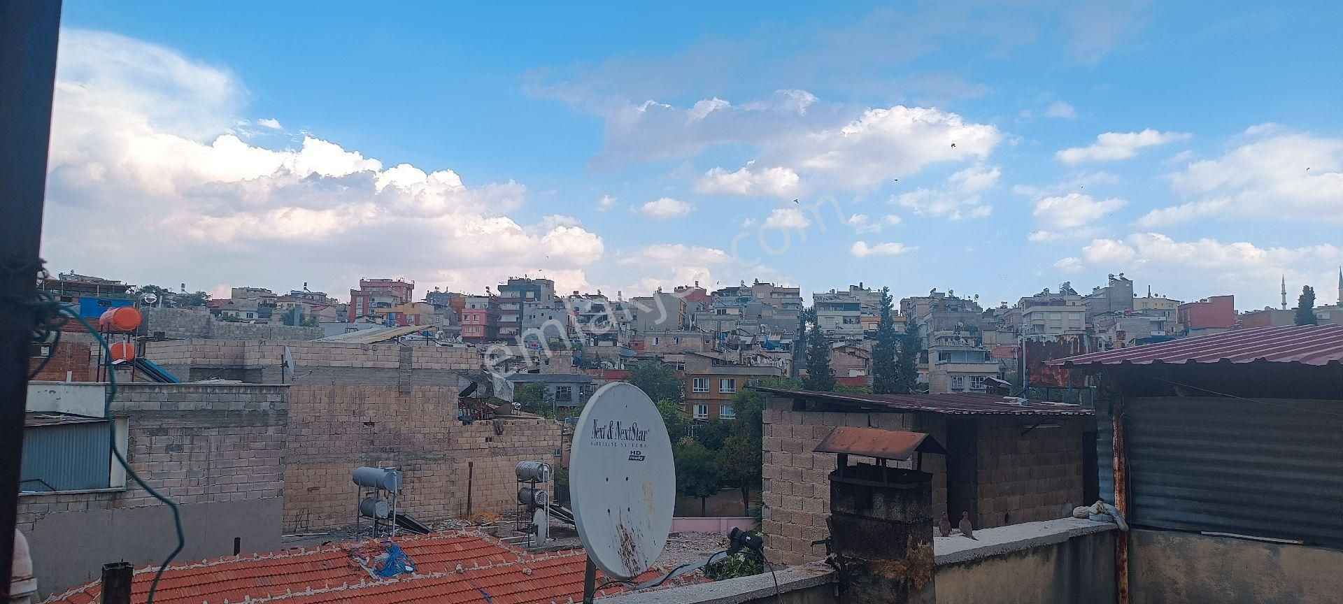 Şahinbey Şenyurt Satılık Müstakil Ev 3 KATLI SATILIK MÜSTAKİL GENİS OTURUMU 