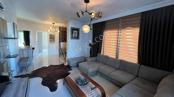 Girne Aşağı Girne Kiralık Daire  GİRNE MERKEZ'DE FİRSAT KİRALIK 2+1 EŞYALI PENTHOUSE !!