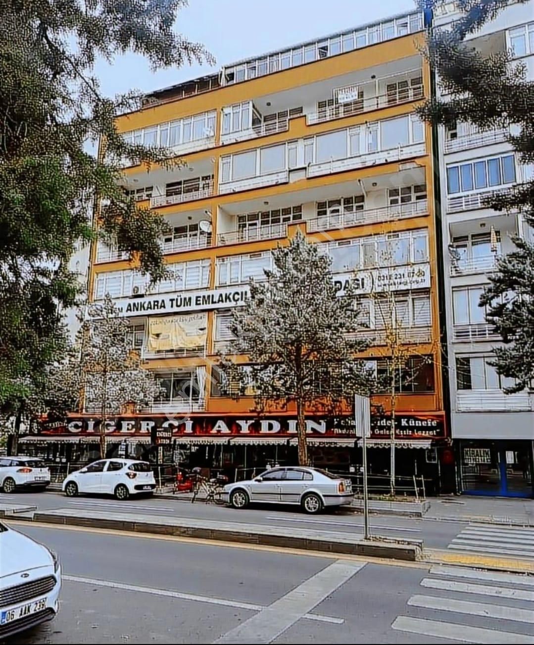 Çankaya Maltepe Satılık Daire Tandoğan'da Fırsat, Tabela Değeri Yüksek Yan Yana İki Daire..