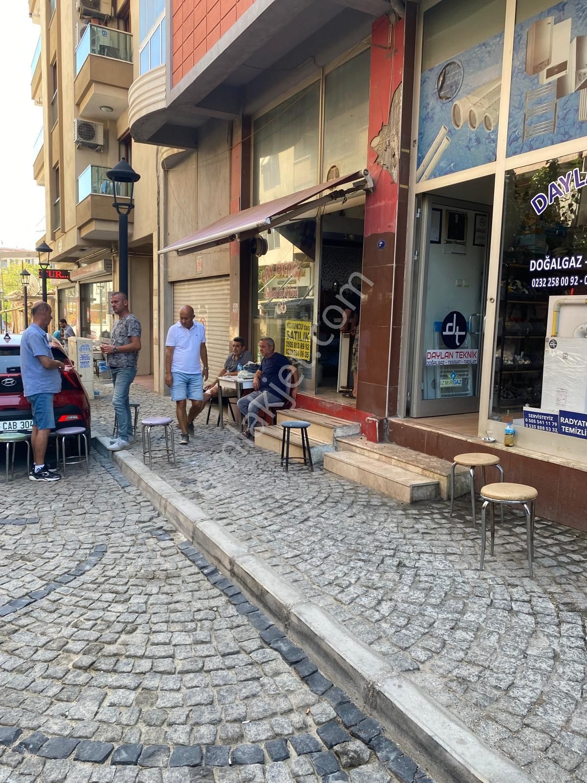 İzmir Gaziemir Satılık Büro Koyuncu Group Tan Gaziemir Meydan Da Satılık Dukkan