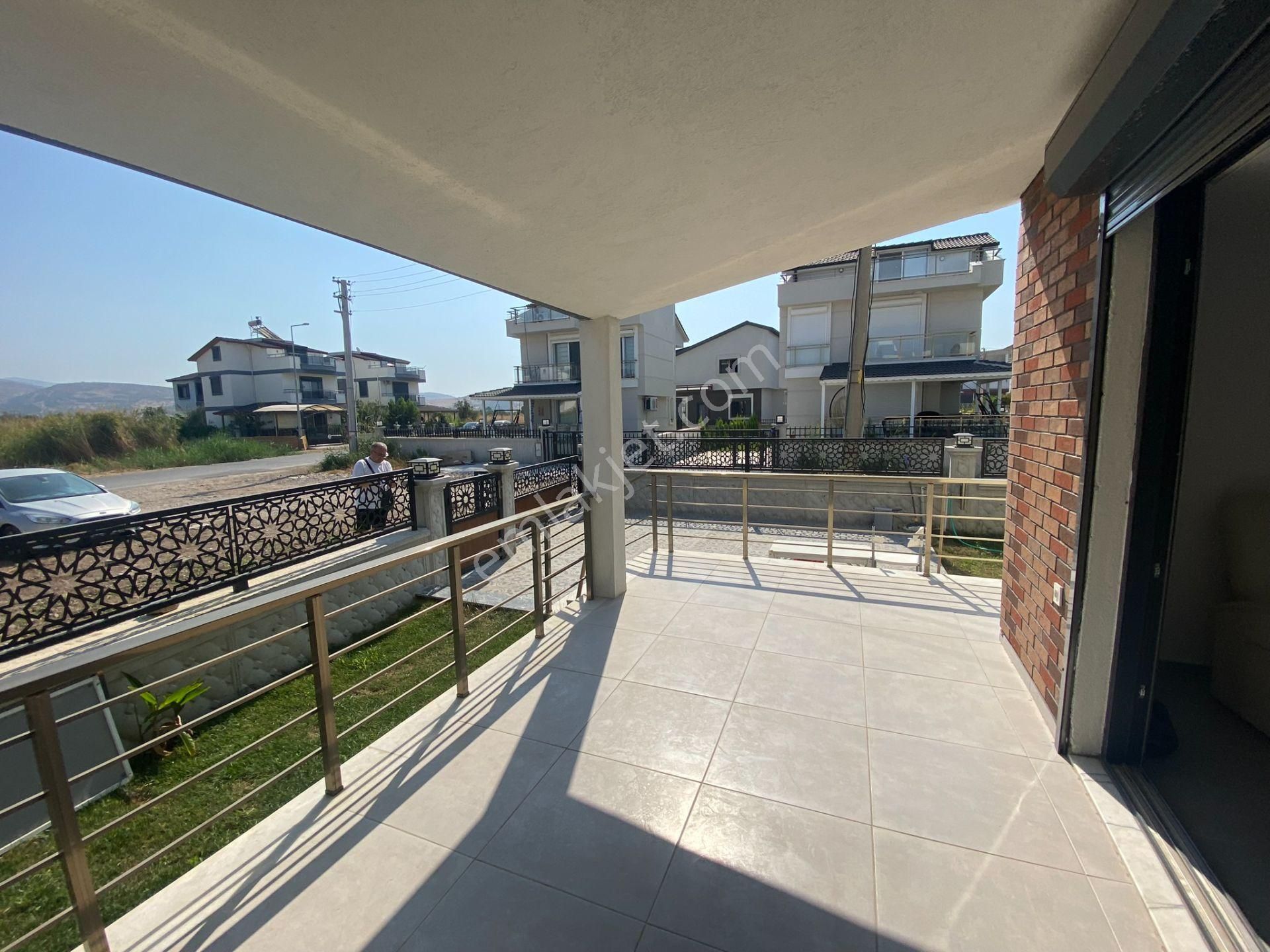 Dikili Güven Emlak'tan Cumhuriyet Mahallesinde Acil Satılık Villalar - Görsel 5