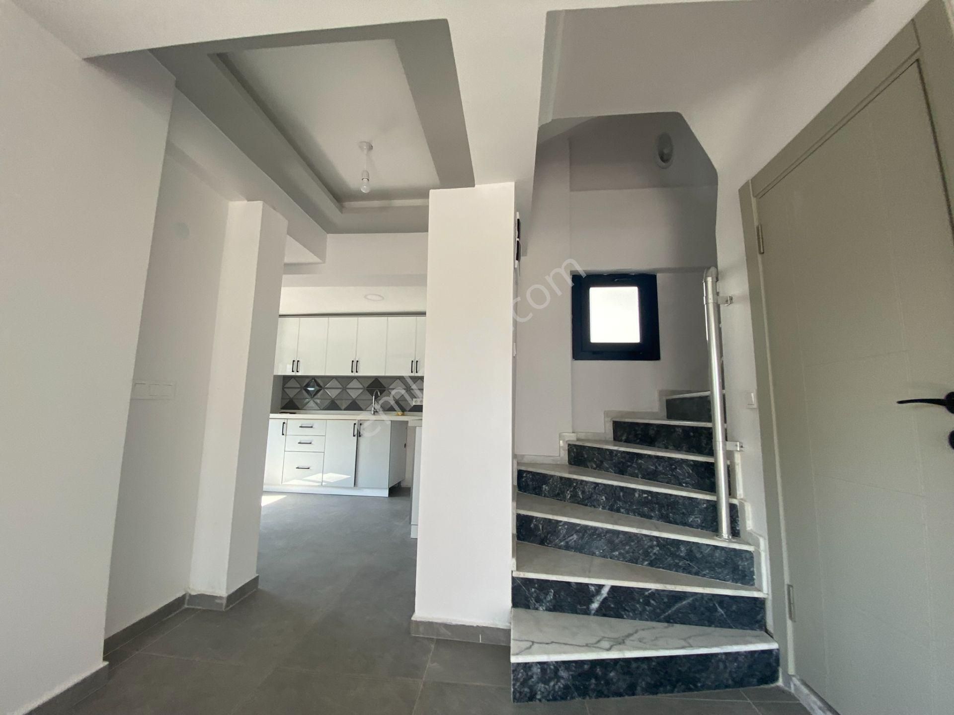 Dikili Güven Emlak'tan Cumhuriyet Mahallesinde Acil Satılık Villalar - Görsel 8