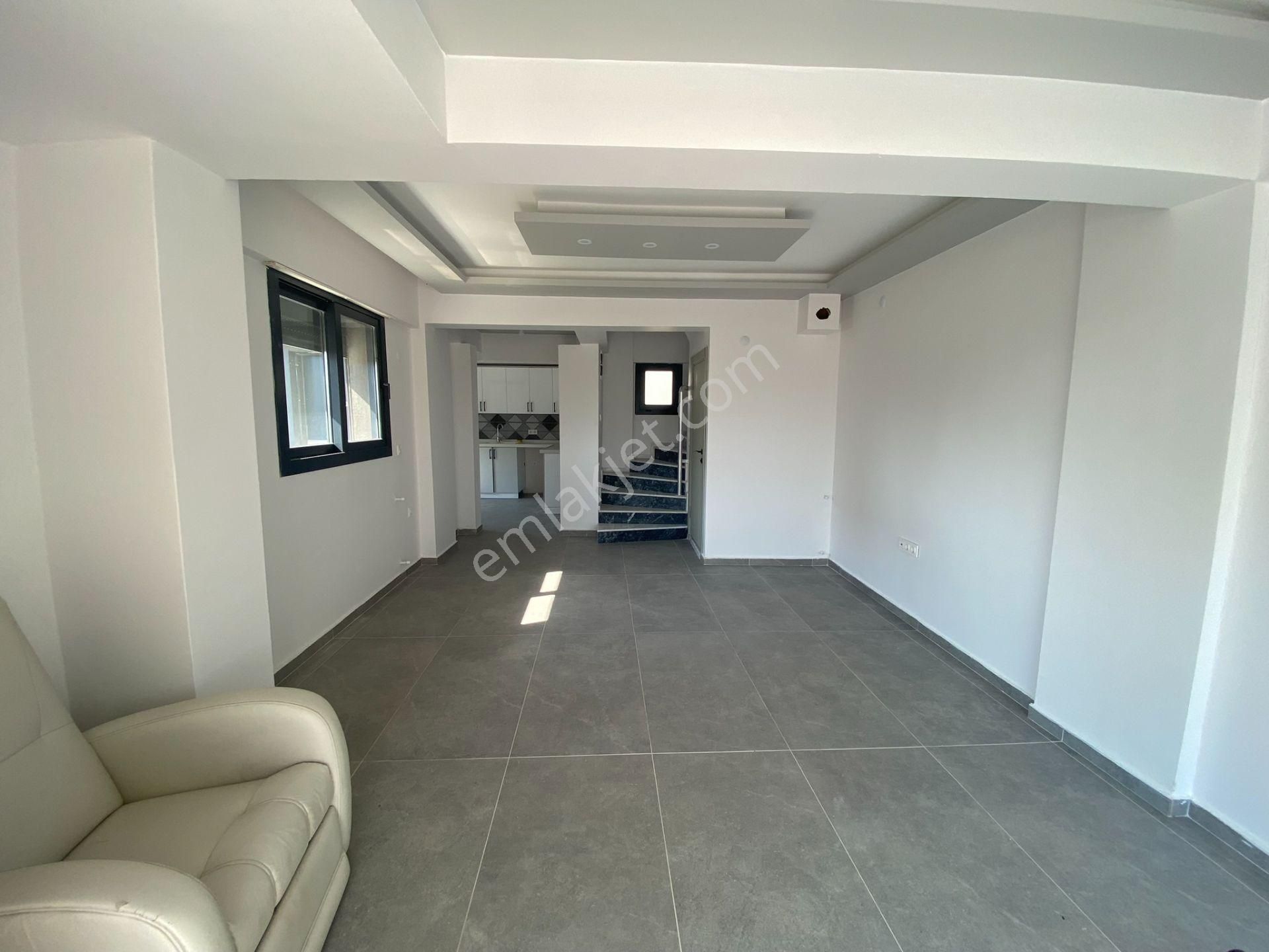 Dikili Güven Emlak'tan Cumhuriyet Mahallesinde Acil Satılık Villalar - Görsel 6