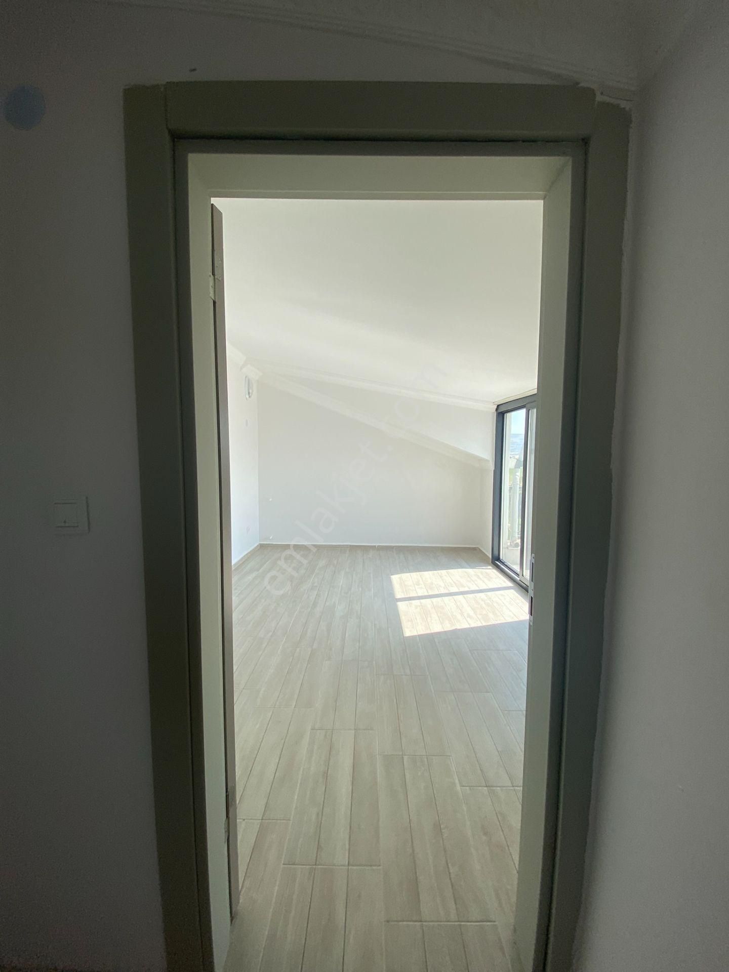 Dikili Güven Emlak'tan Cumhuriyet Mahallesinde Acil Satılık Villalar - Görsel 25