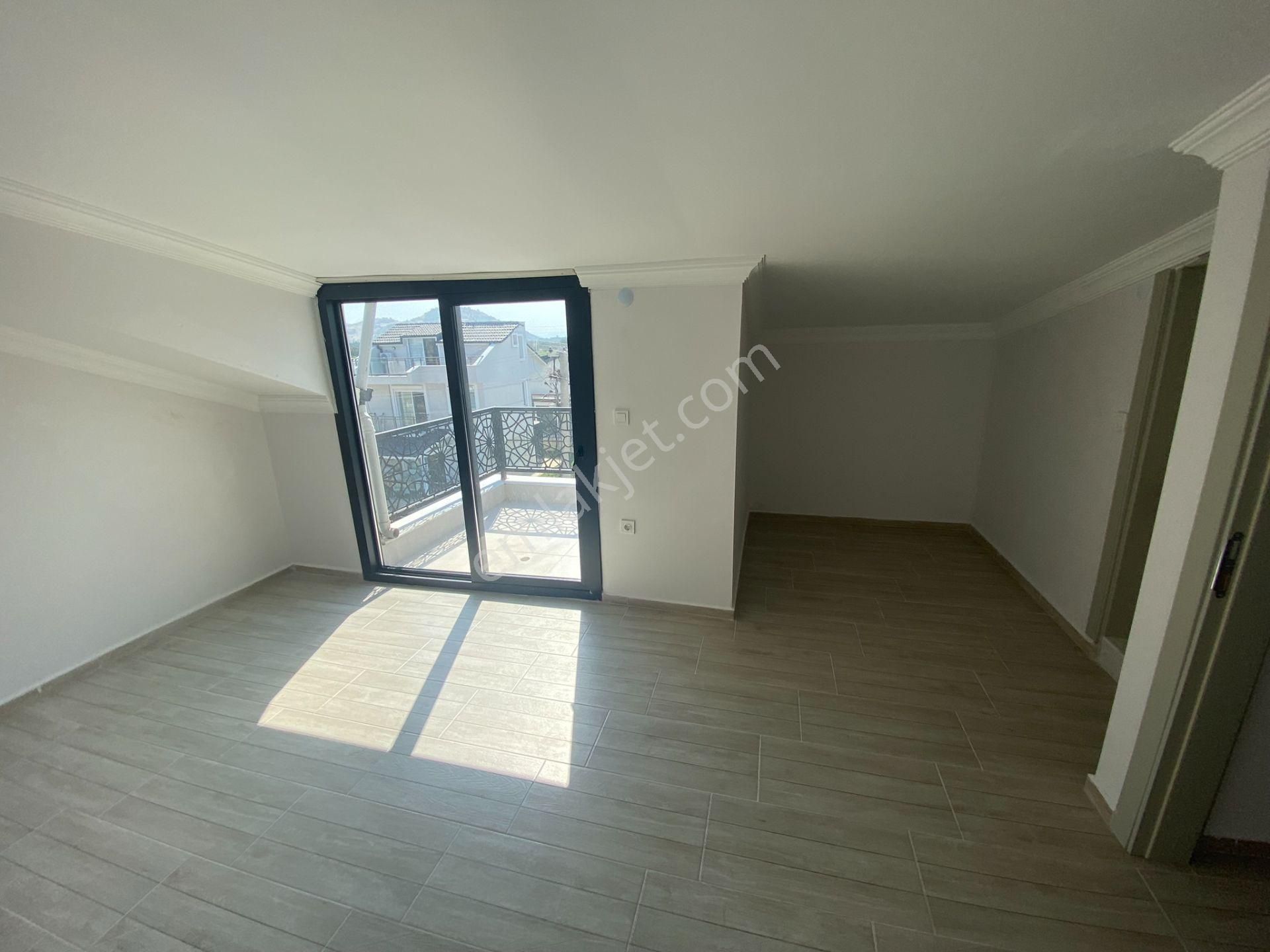 Dikili Güven Emlak'tan Cumhuriyet Mahallesinde Acil Satılık Villalar - Görsel 27