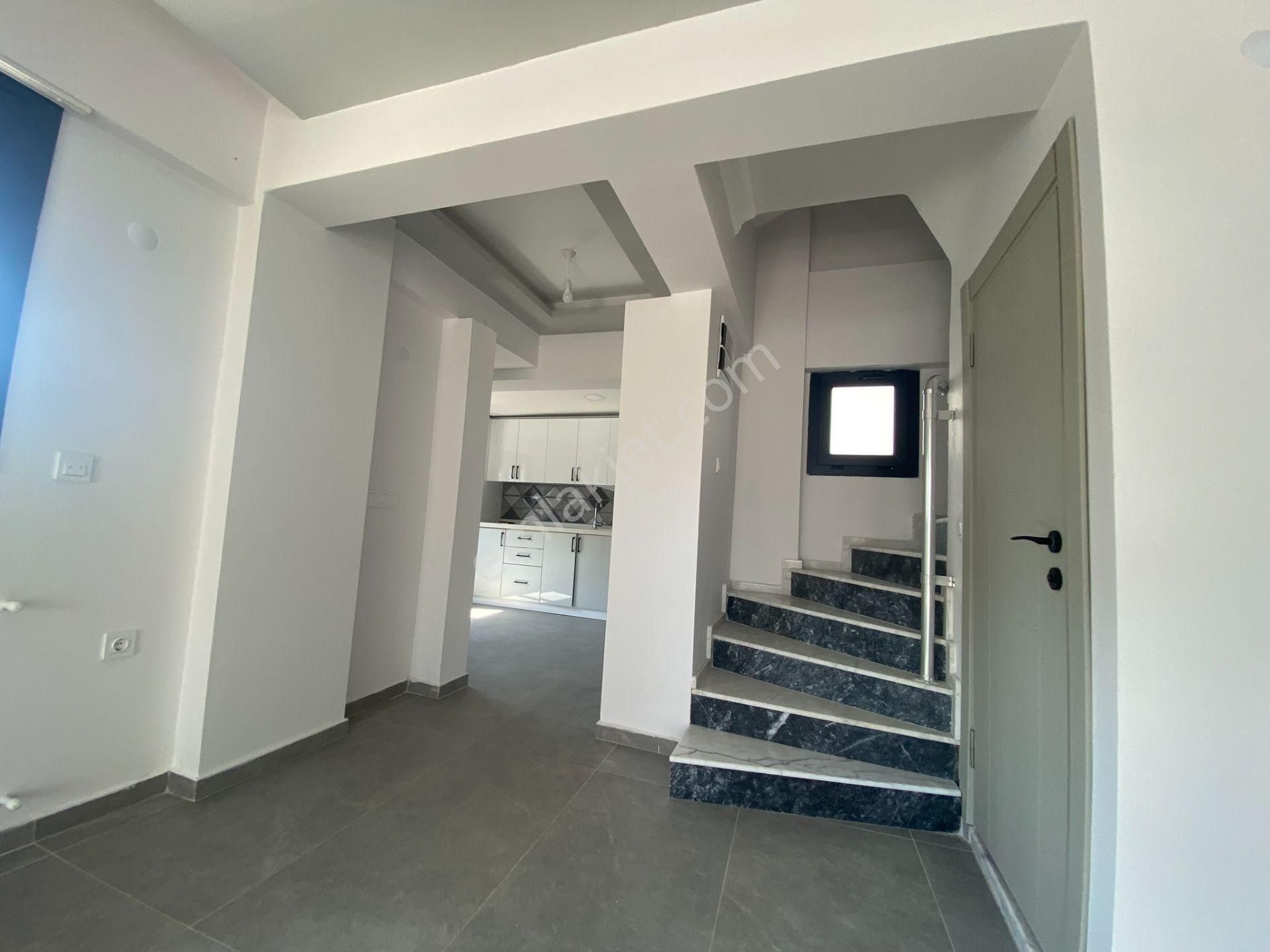 Dikili Güven Emlak'tan Cumhuriyet Mahallesinde Acil Satılık Villalar - Görsel 7