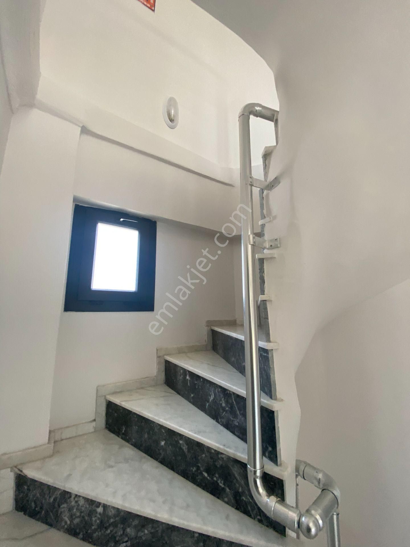 Dikili Güven Emlak'tan Cumhuriyet Mahallesinde Acil Satılık Villalar - Görsel 22