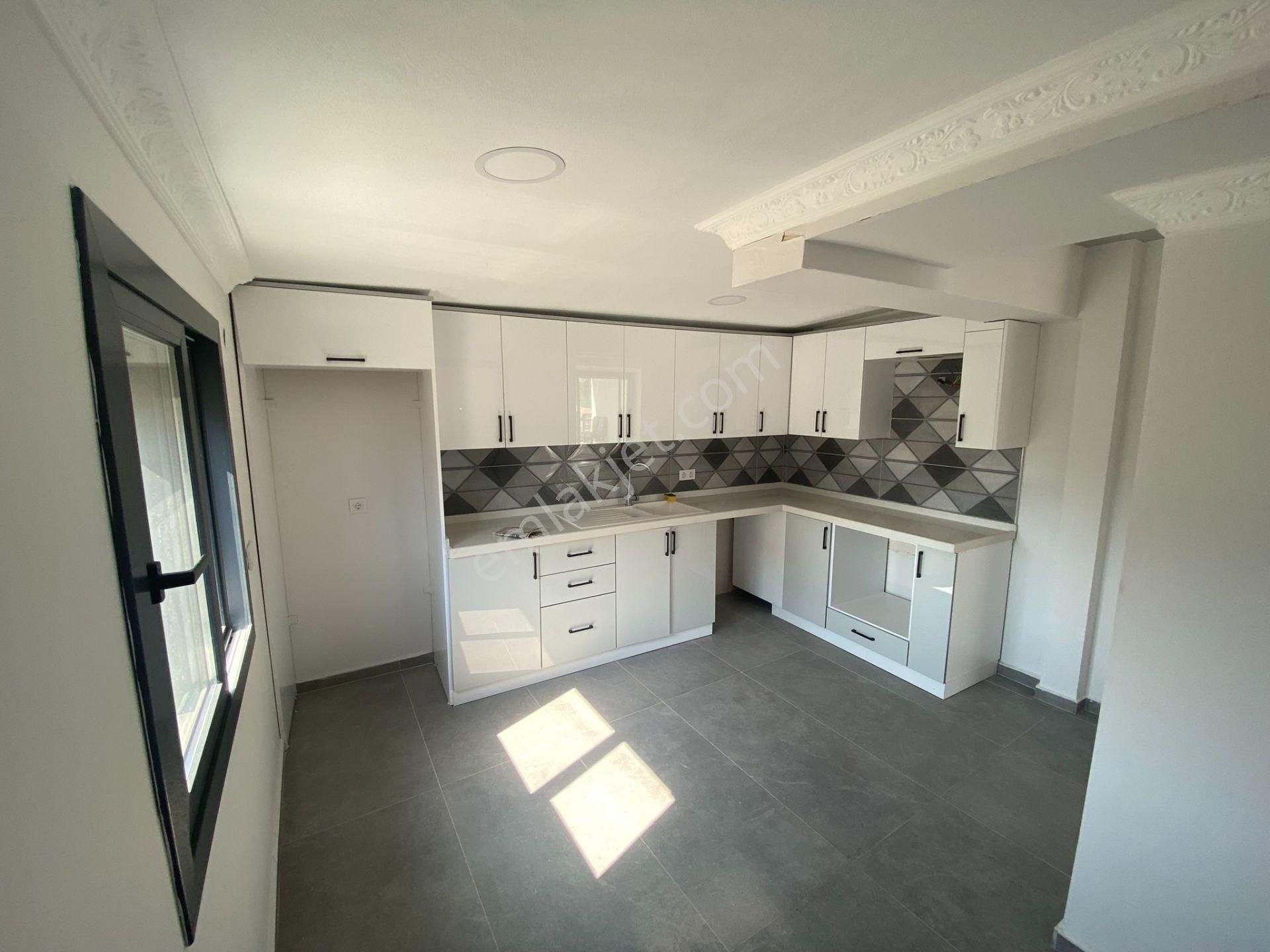 Dikili Güven Emlak'tan Cumhuriyet Mahallesinde Acil Satılık Villalar - Görsel 10