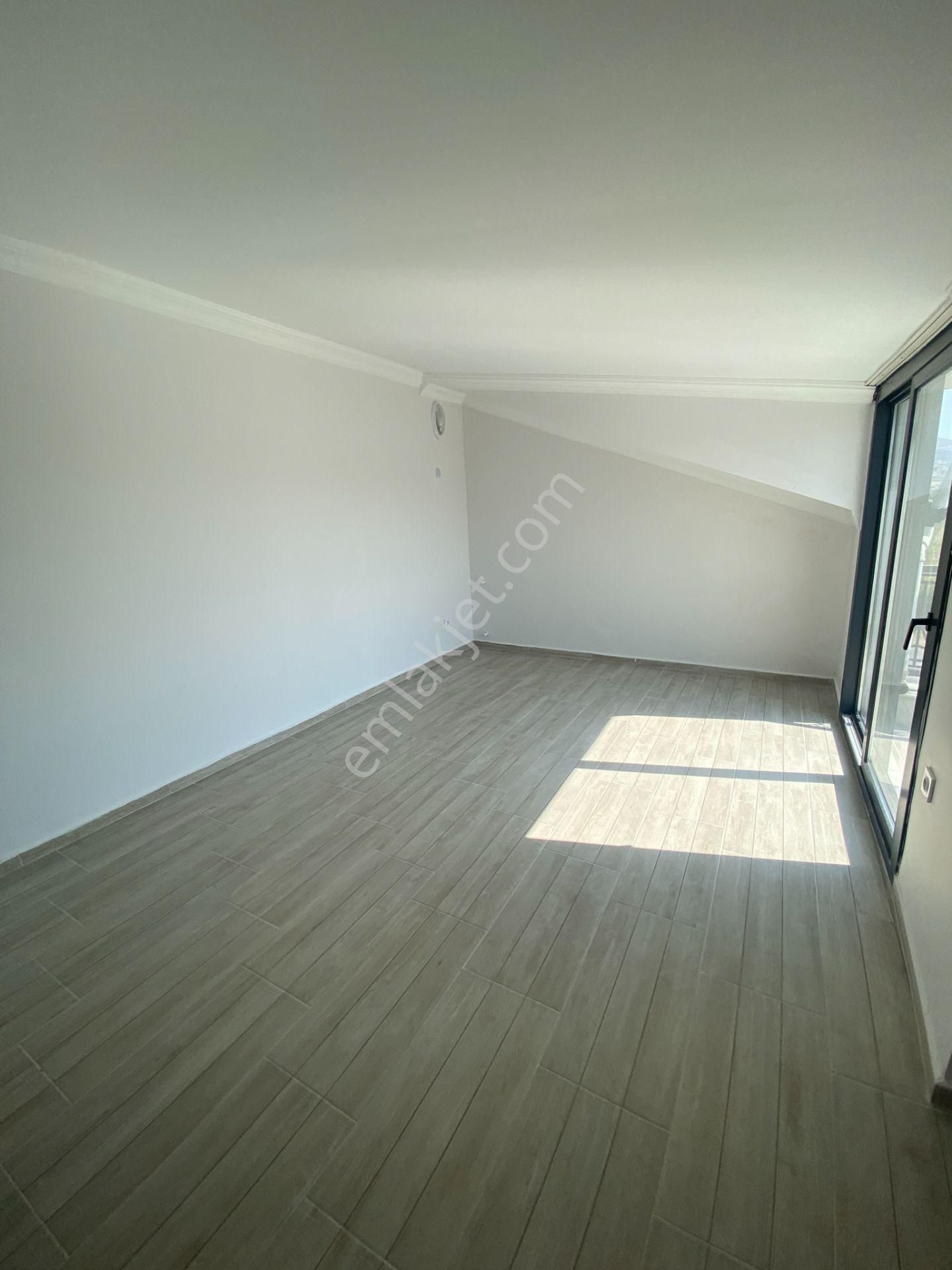 Dikili Güven Emlak'tan Cumhuriyet Mahallesinde Acil Satılık Villalar - Görsel 31