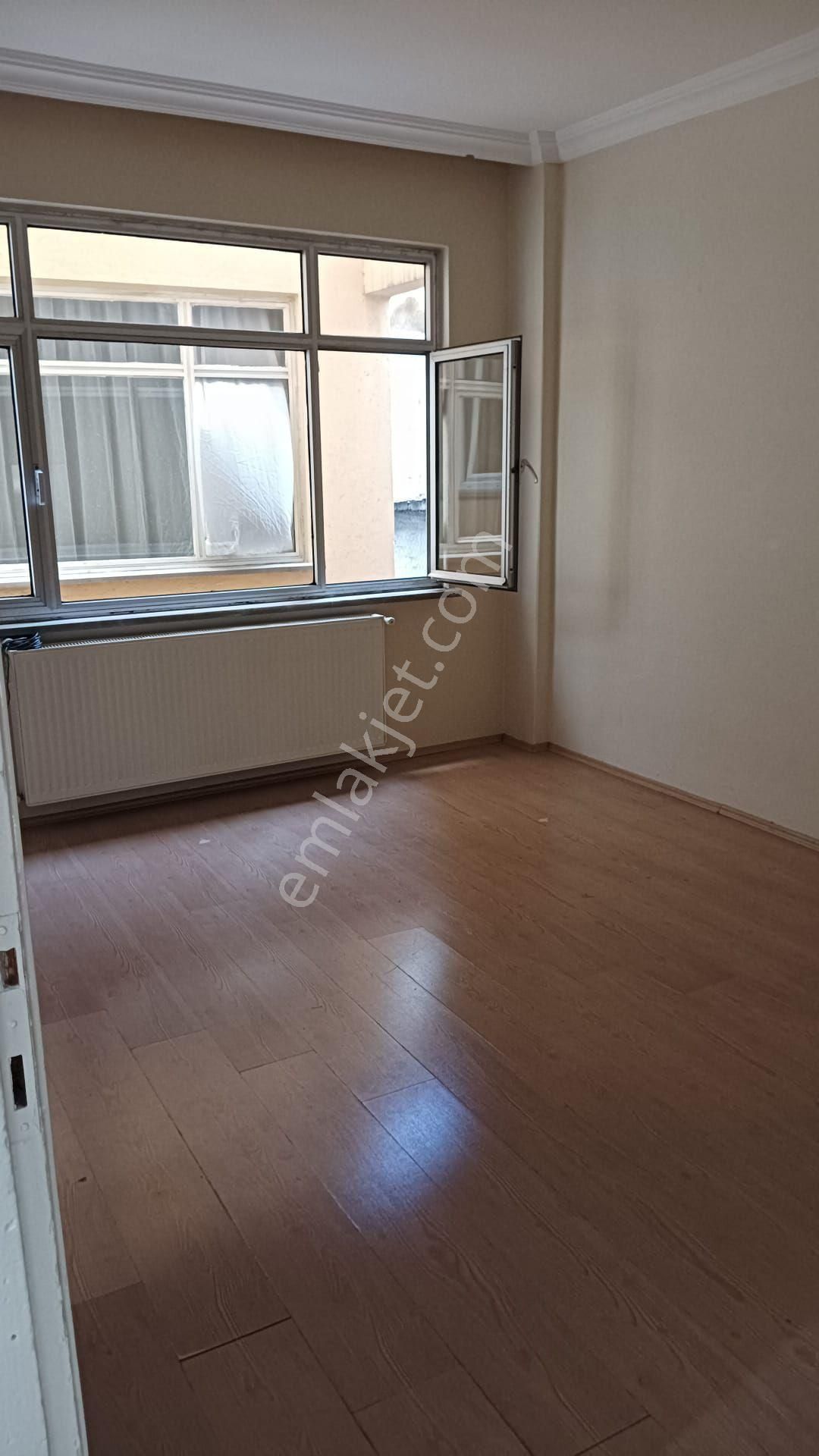 Beyoğlu Halıcıoğlu Kiralık Daire ara kat 100 metrekare 2+1 masrafsız kiralık daire