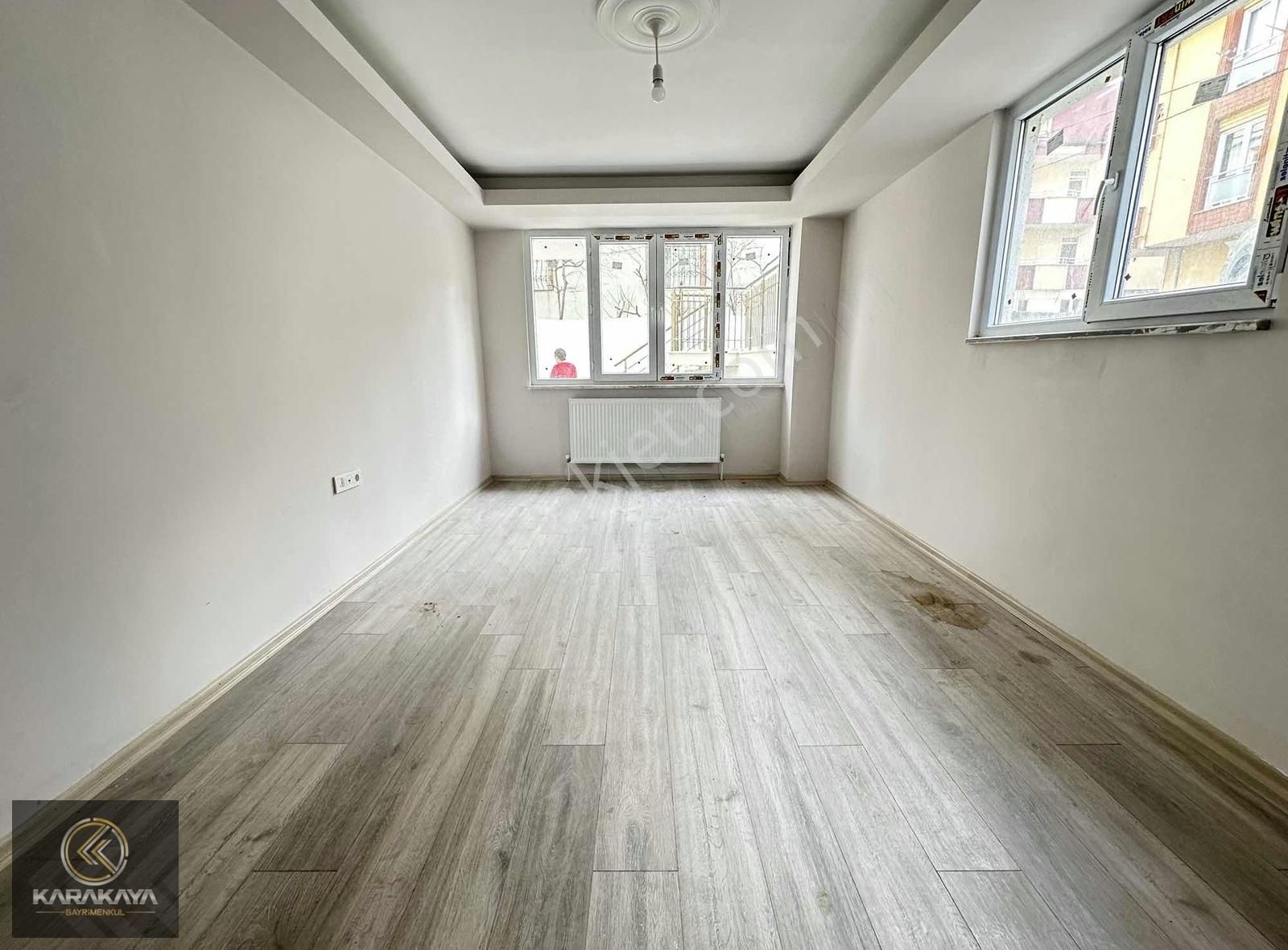 Darıca Nenehatun Satılık Daire NENEHATUN MAH SATILIK 2+1 85m2 GİRİŞ KAT LOKMAN HEKİM CD.YAKIN