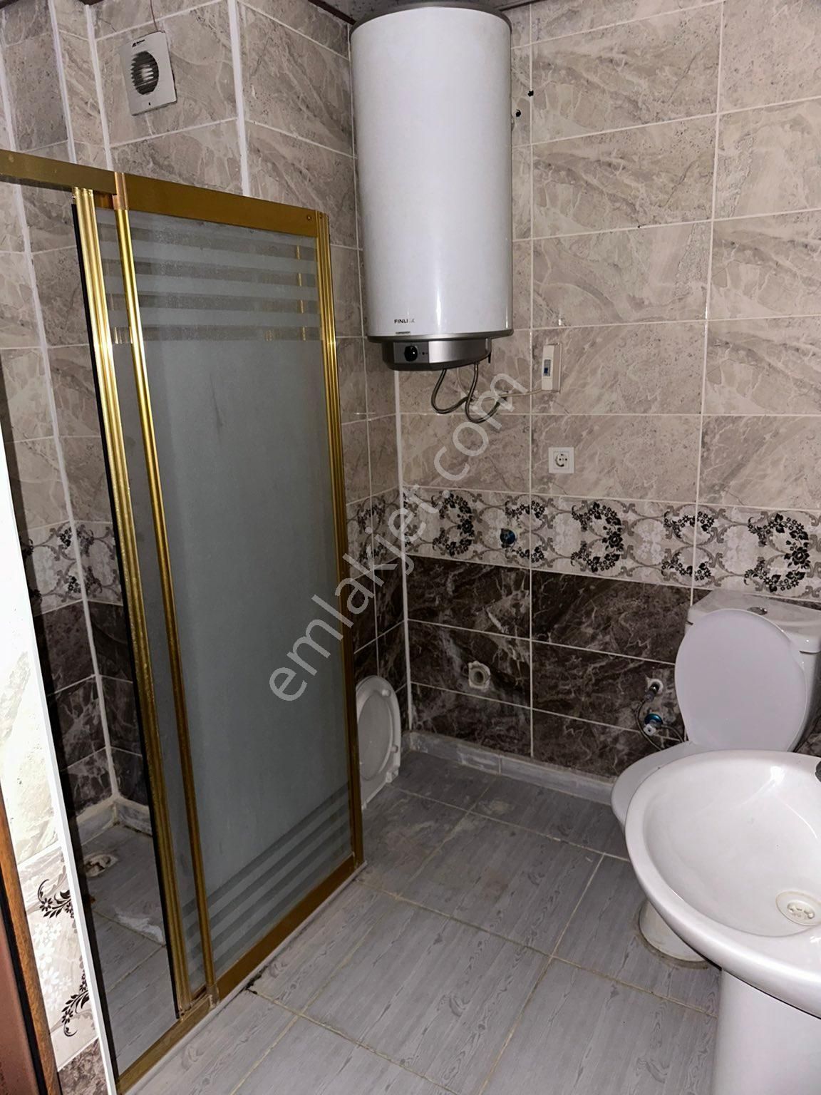 Kızıltepe Cumhuriyet Kiralık Daire Real Emlaktan Kiralık Hastane Caddesinde Dayalı Döşeli Daire