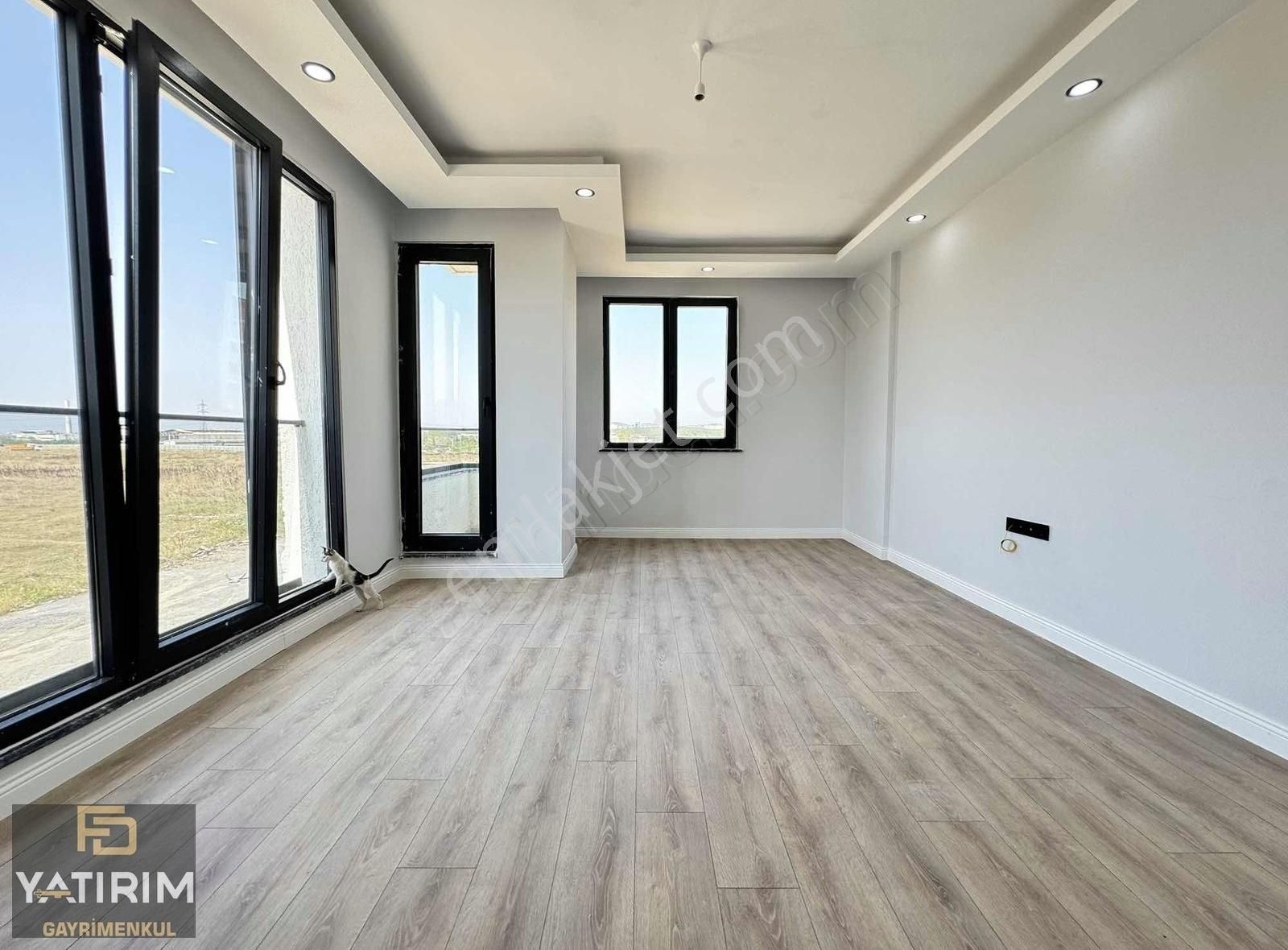 Darıca Emek Satılık Daire EMEK MAHALLESİ LÜX SAHİL YAKINI ASANSÖRLÜ^ 2+1 95 M² ORTA KAT ^^