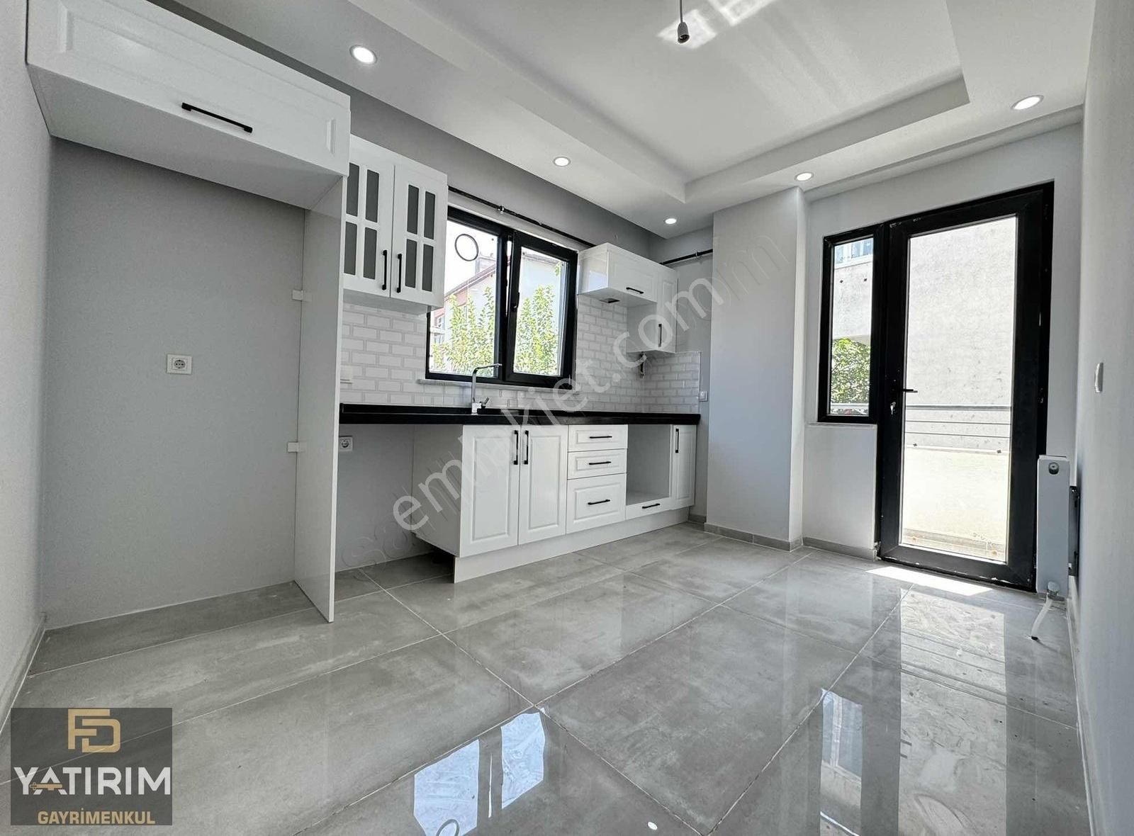 Darıca Kazım Karabekir Satılık Daire DARICA İSTASYON CADDESİ YAKINI 3+1 120 M² LÜX SATILIK ORTA KAT