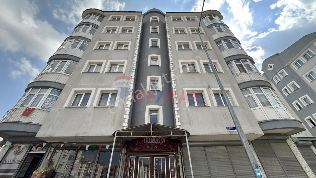 Palandöken Yunusemre Satılık Daire Remax Penta ' dan Kayakyolun'da Satılık 4+1  Daire