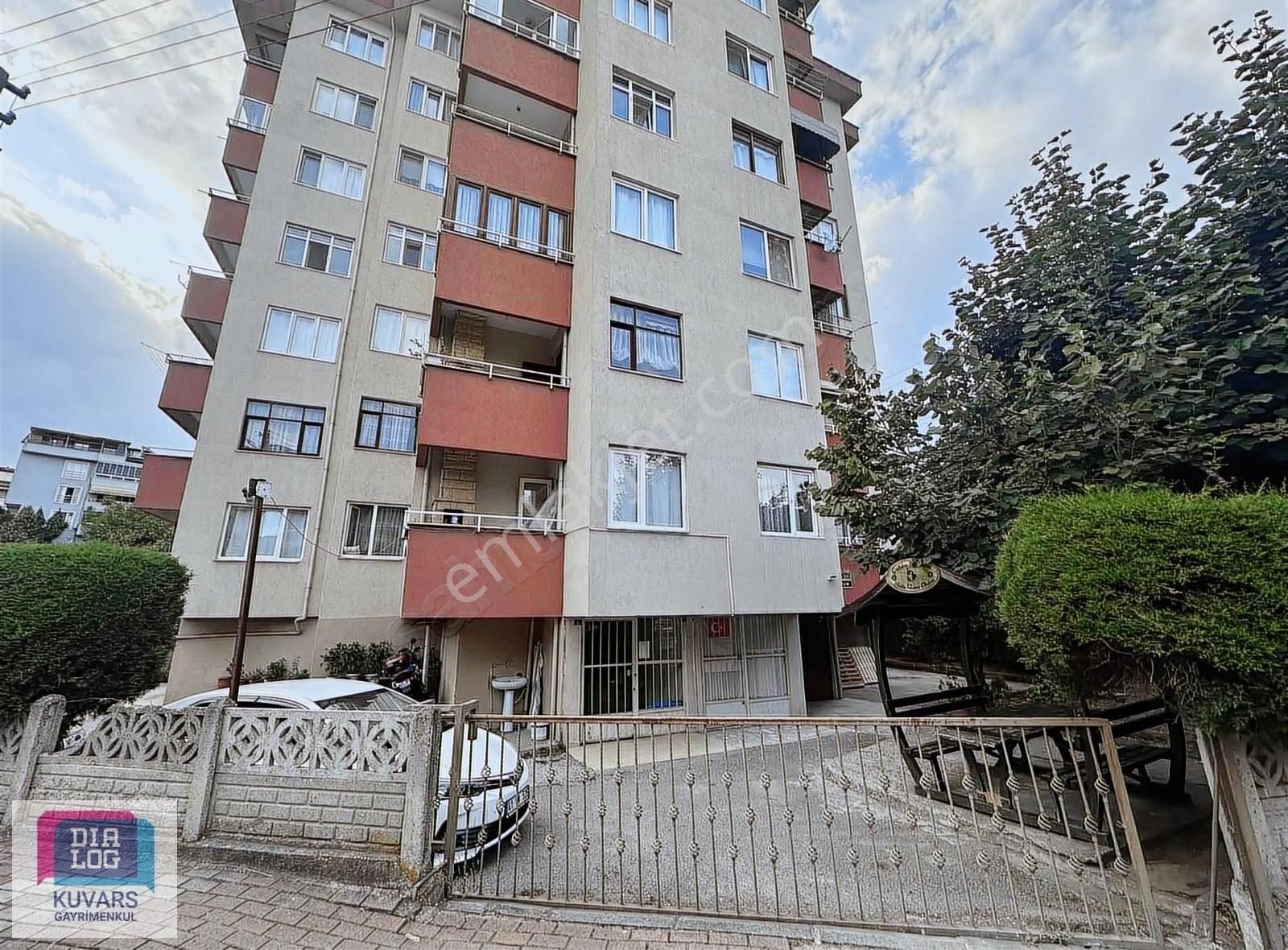 İzmit Şirintepe Satılık Daire İZMİT PLAJYOLU MEVKİİ ÖZGÜR SİTESİ SATILIK 3+1 ARAKAT DAİRE