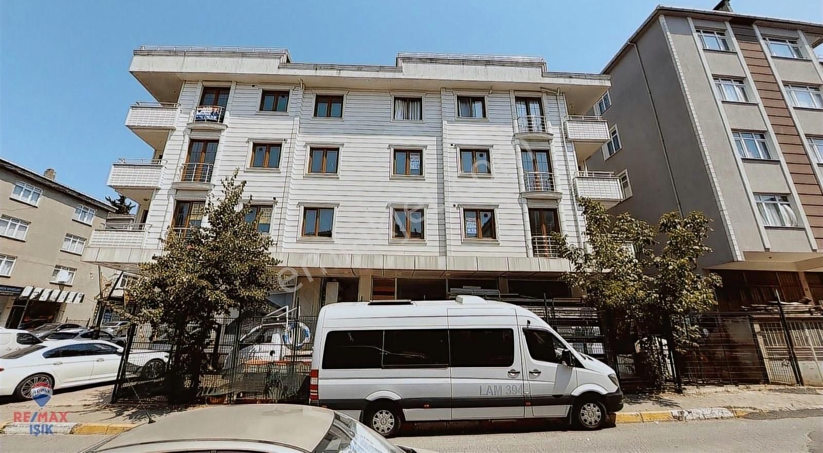 Pendik Orhangazi Satılık Daire ORHANGAZİ'DE CADDE ÜZERINDE NET 110 m² ARAKAT 3+1