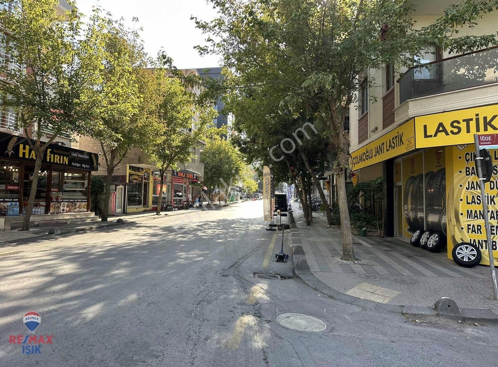 Çekmeköy Cumhuriyet Kiralık Dükkan & Mağaza Çekmeköy demokrasi cad 100 m2 2 katli mağaza