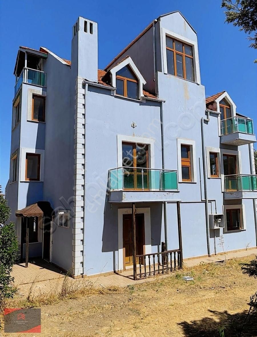 Büyükçekmece Türkoba Satılık Villa Tepekent'te Geniş Arazili Satılık Villa(TEK)