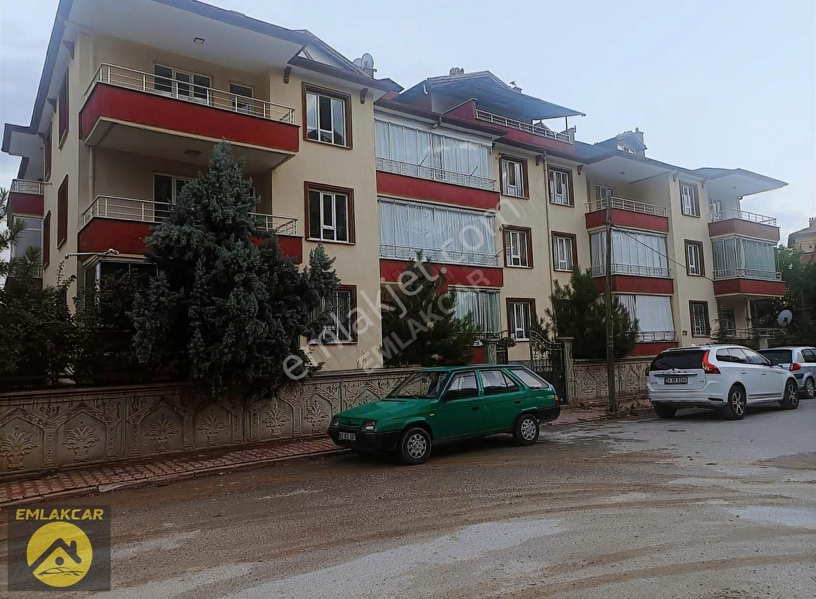 Karatay Kumköprü Satılık Daire EMLAKCAR DAN FETİH CADDESİNDE DUBLEKS 6+1 BAKIMLI DAİRE