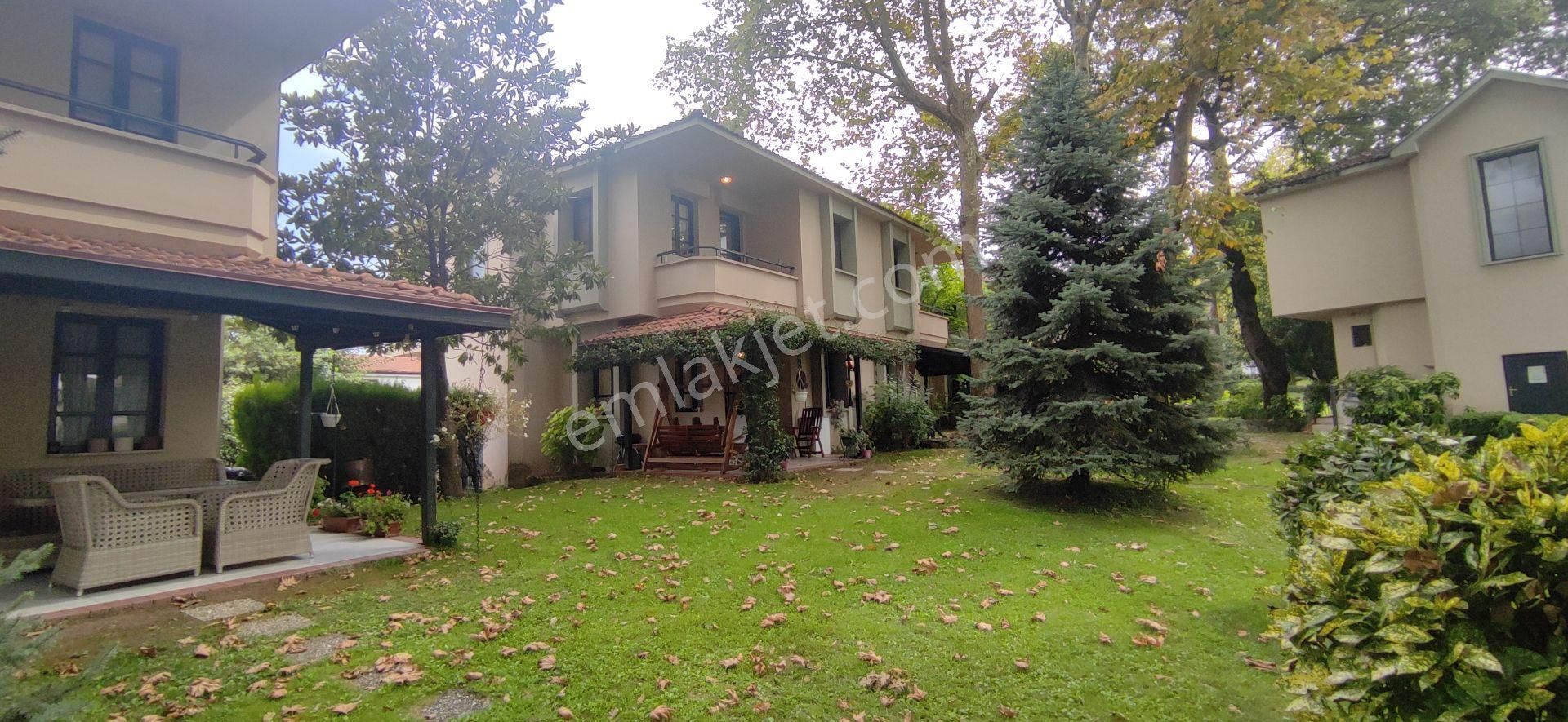 Sapanca Kırkpınar Soğuksu Satılık Villa  SAPANCA KIRKPINAR ÇINARKENT SİTESİ 4+1 142 M2 VİLLA