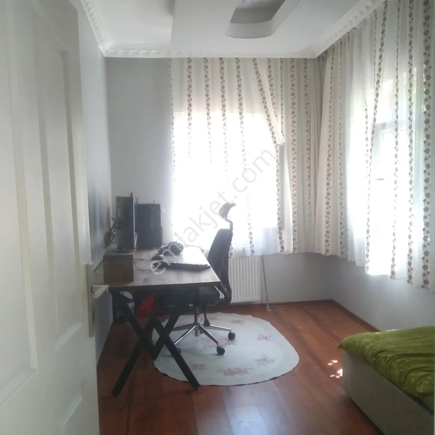 Salih Emlak'tan Satılık Mükemel Konumda Müstakil Ev (ve Arsası) - Görsel 15