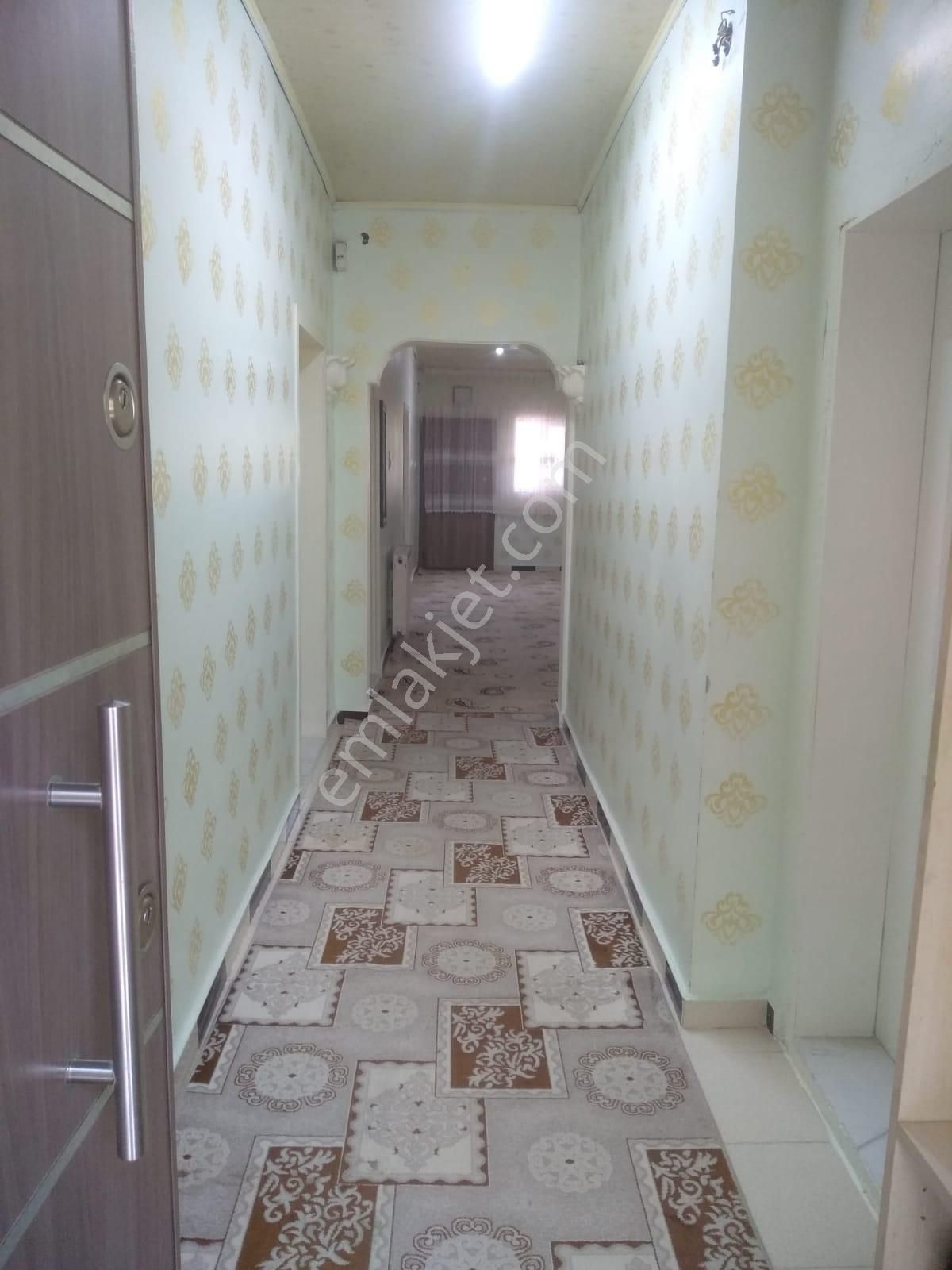 Salih Emlak'tan Satılık Mükemel Konumda Müstakil Ev (ve Arsası) - Görsel 4