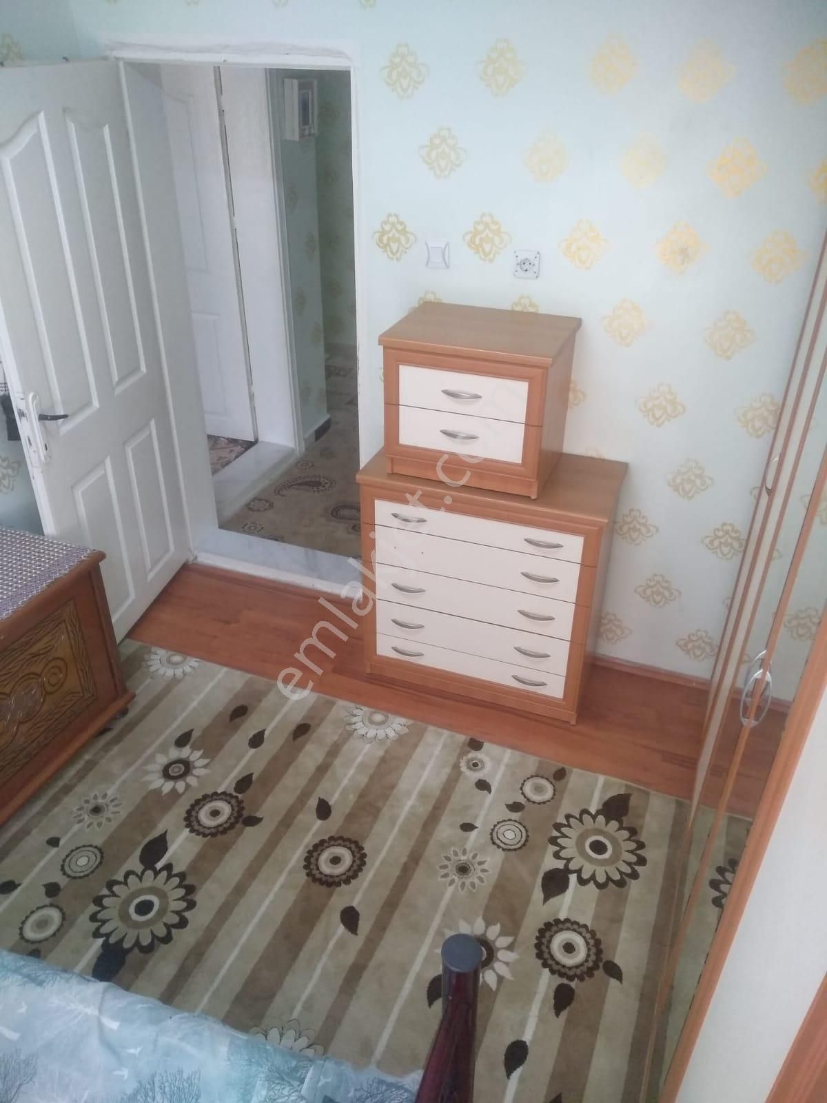 Salih Emlak'tan Satılık Mükemel Konumda Müstakil Ev (ve Arsası) - Görsel 5