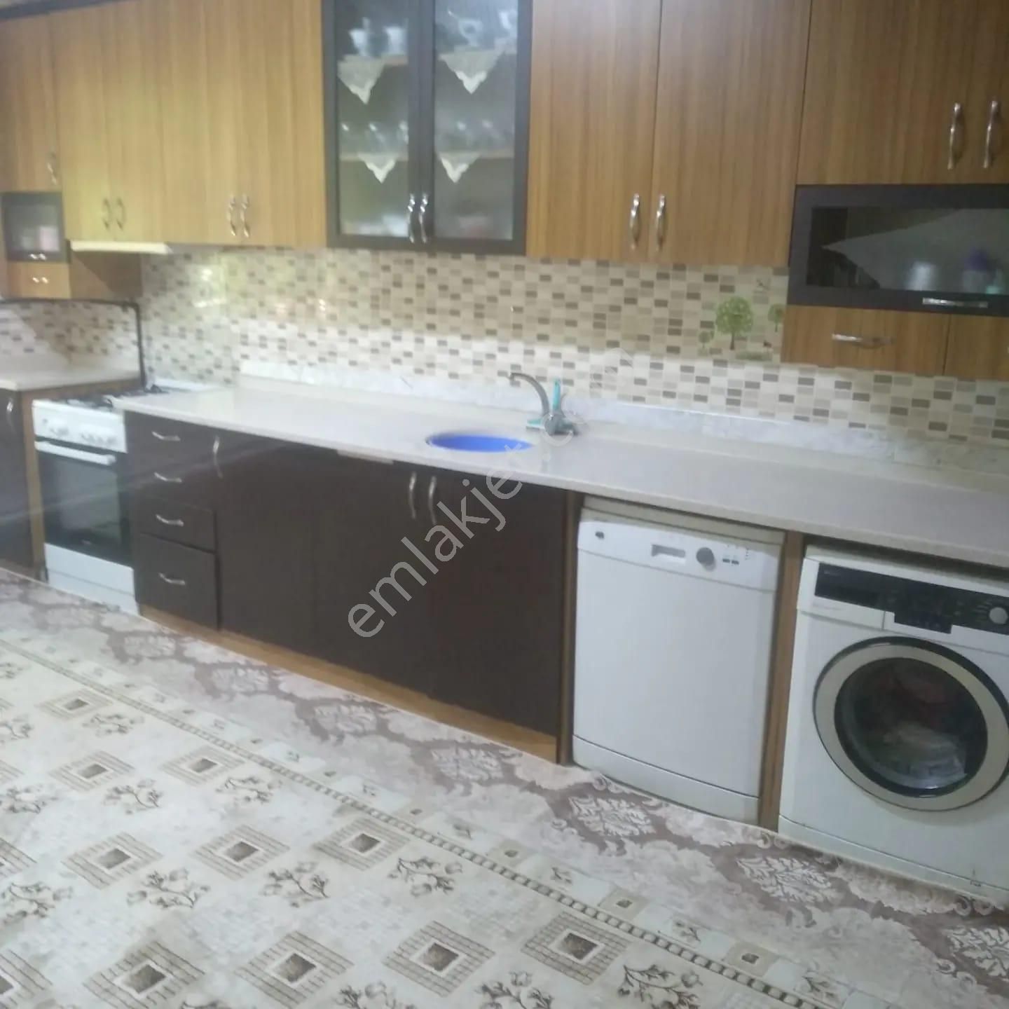 Salih Emlak'tan Satılık Mükemel Konumda Müstakil Ev (ve Arsası) - Görsel 22