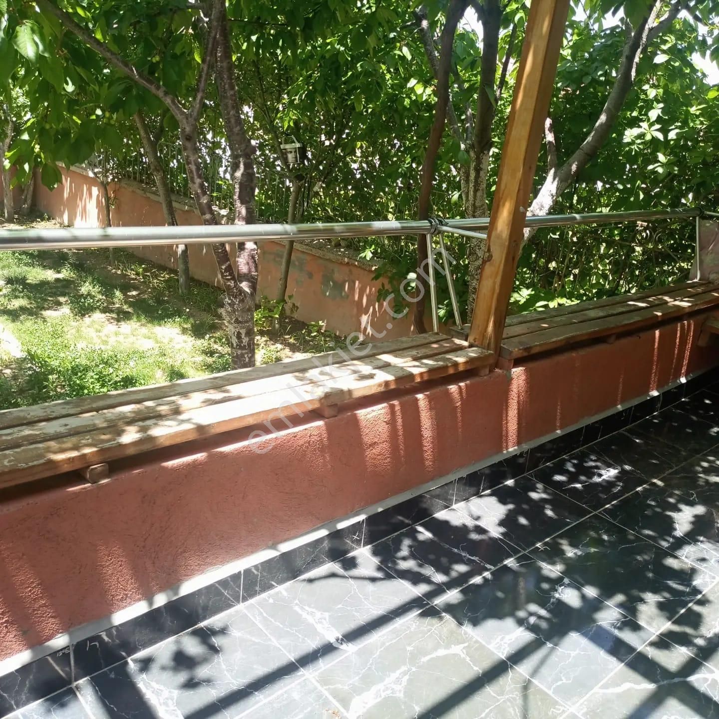 Salih Emlak'tan Satılık Mükemel Konumda Müstakil Ev (ve Arsası) - Görsel 20