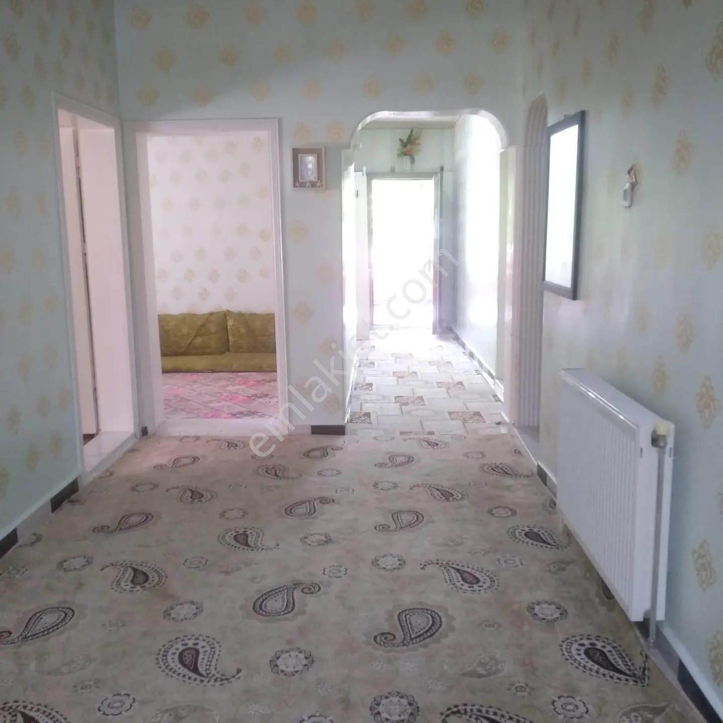 Salih Emlak'tan Satılık Mükemel Konumda Müstakil Ev (ve Arsası) - Görsel 21