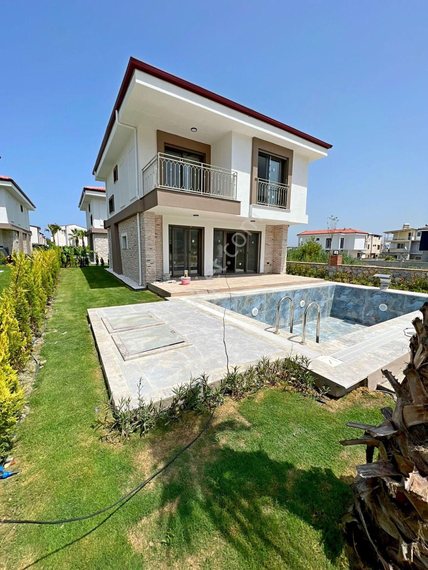 Kuşadası Güzelçamlı Satılık Villa  Kuşadası Güzelçamlıda Özel Havuzlu Denize Yakın 3+1 Müstakil Villa