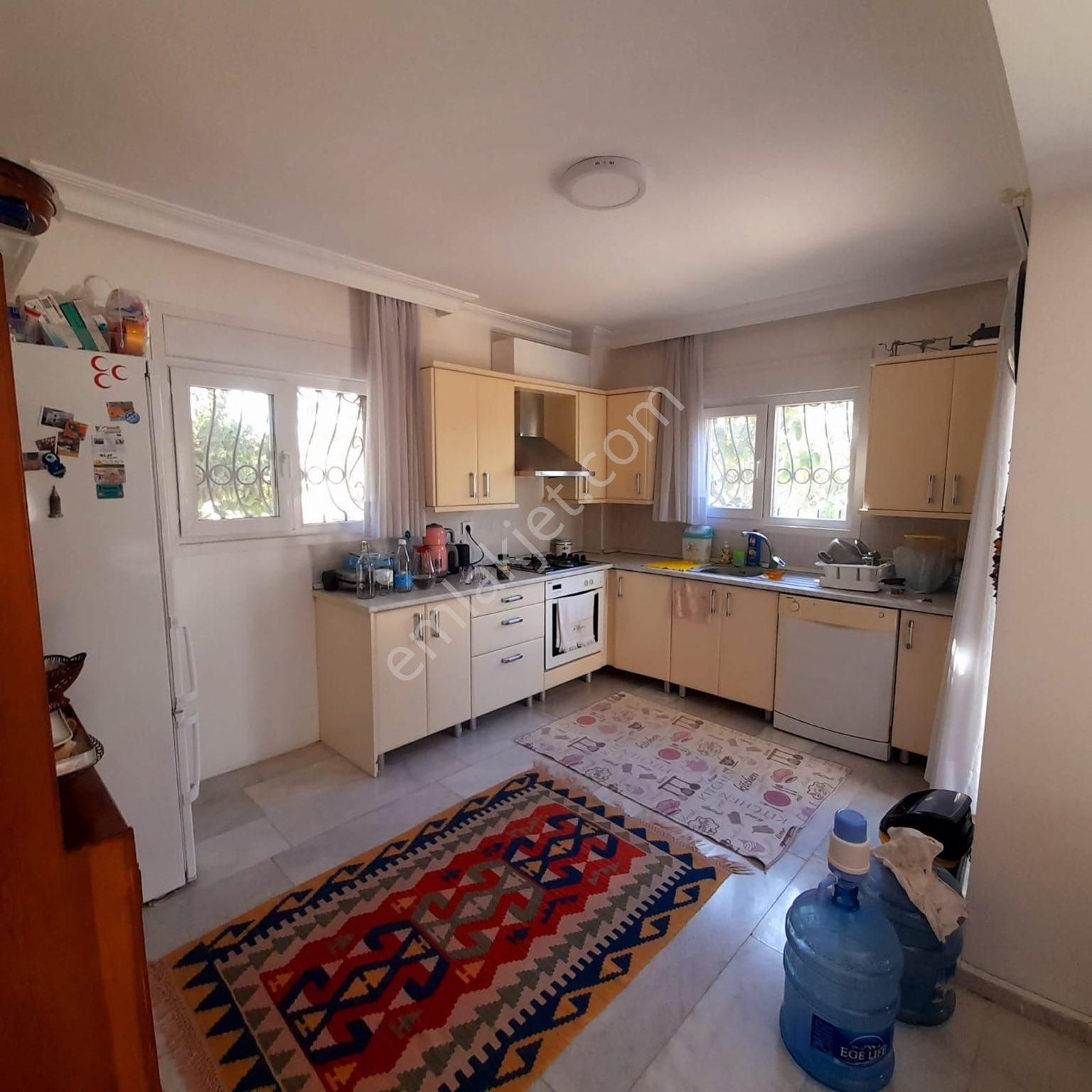 Acil Satılık Villakentte 750m2 Bahçe İçinde 250m2 Dubleks Villa - Görsel 8