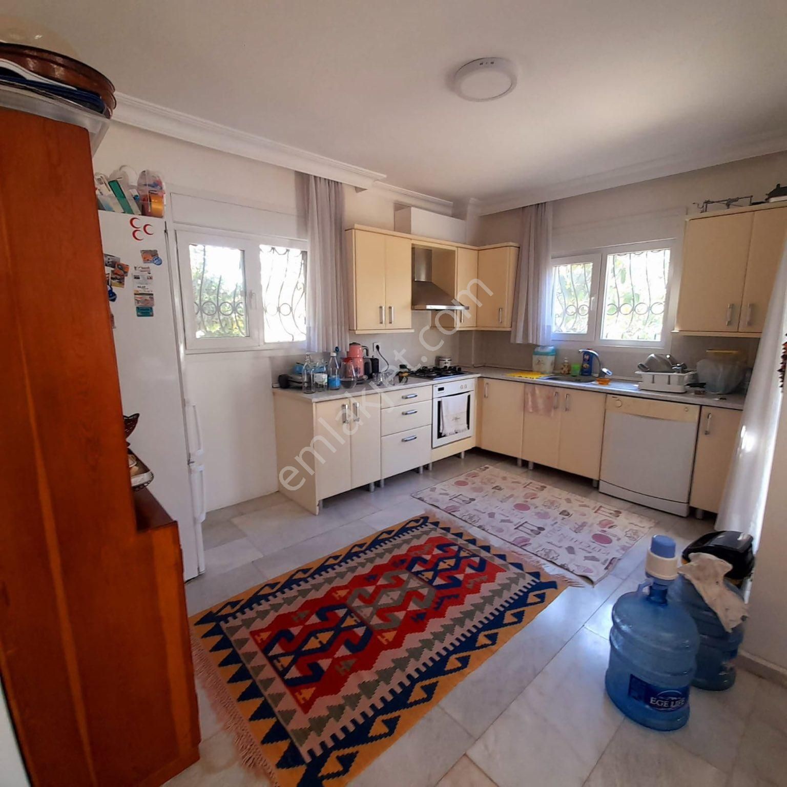 Acil Satılık Villakentte 750m2 Bahçe İçinde 250m2 Dubleks Villa - Görsel 9